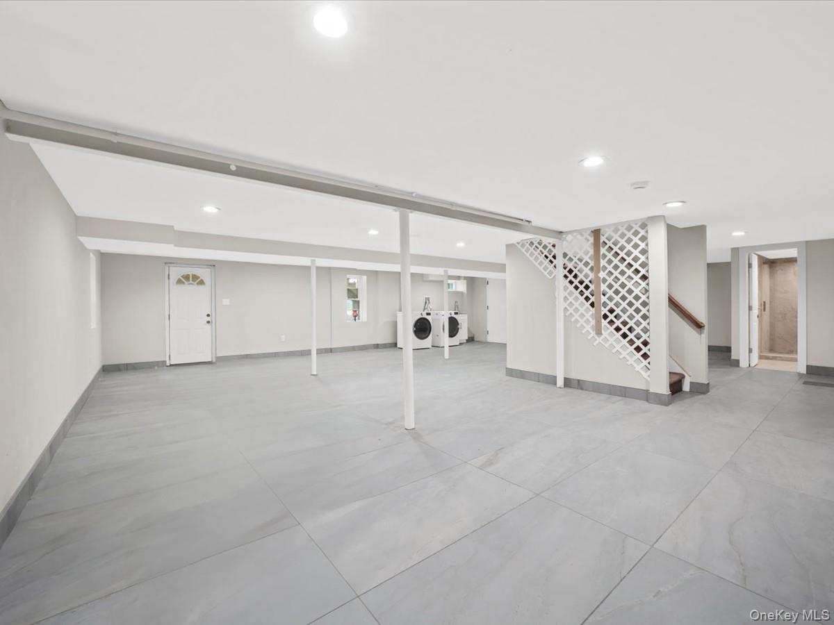 10 W Terrace Road – For Sale photo 23