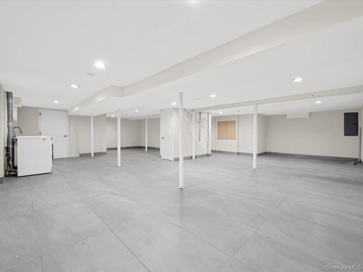 10 W Terrace Road – For Sale photo 24