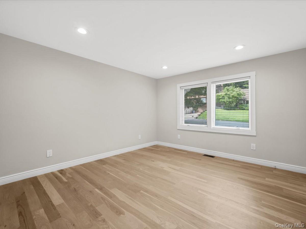 10 W Terrace Road – For Sale photo 13