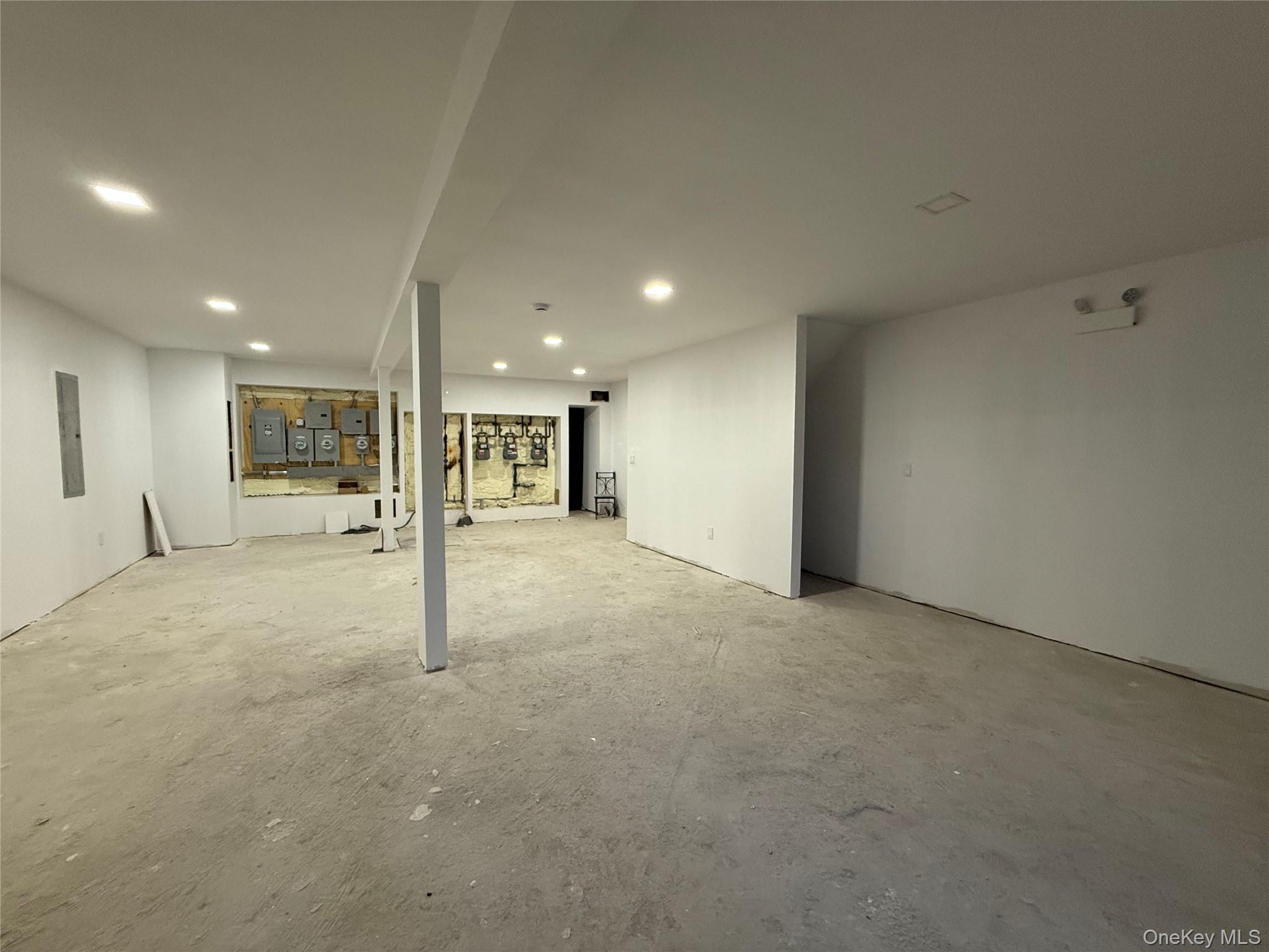 12-11 Jackson Avenue – For Rent photo 4