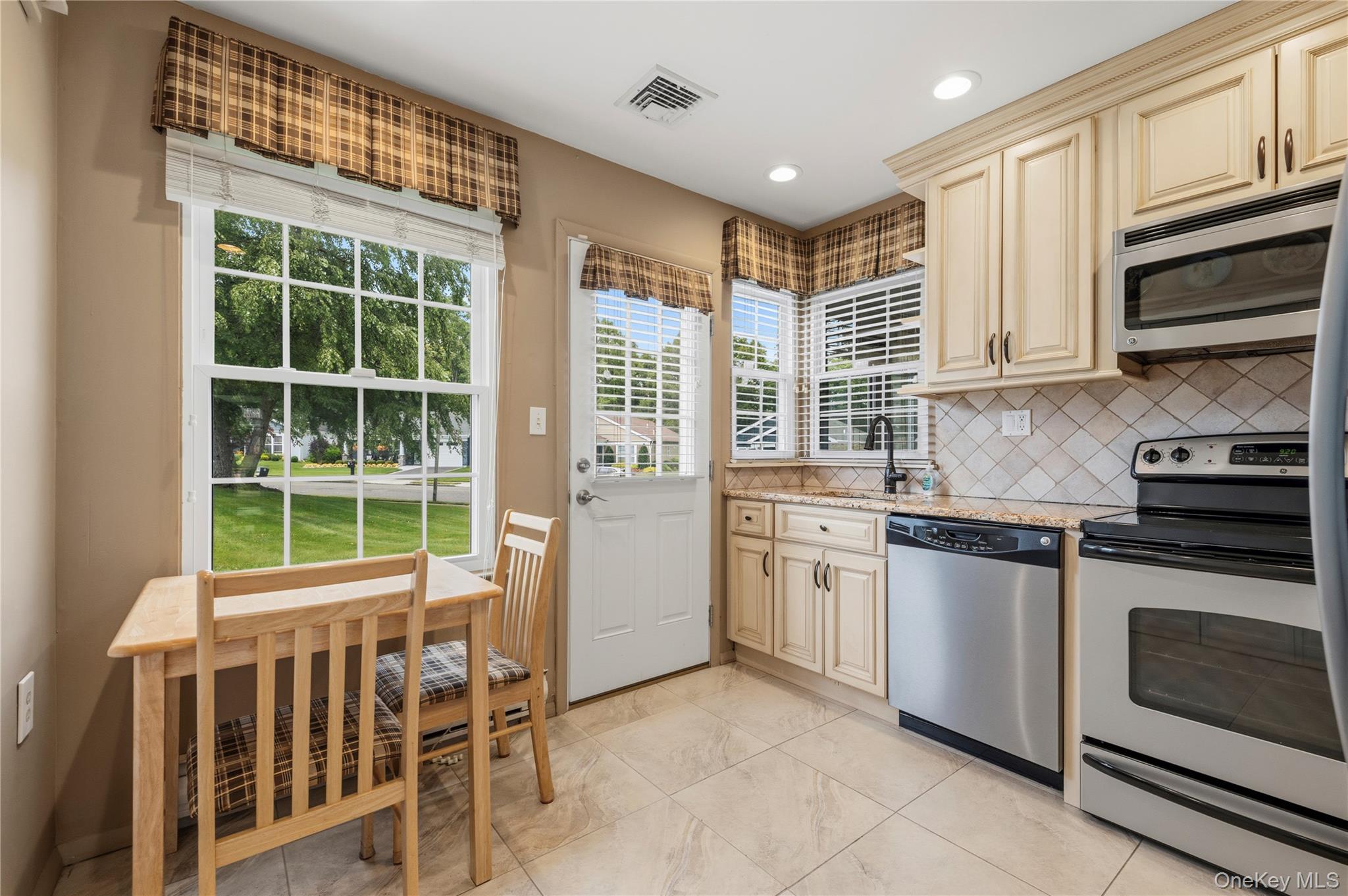7 Avon Court – For Sale photo 7