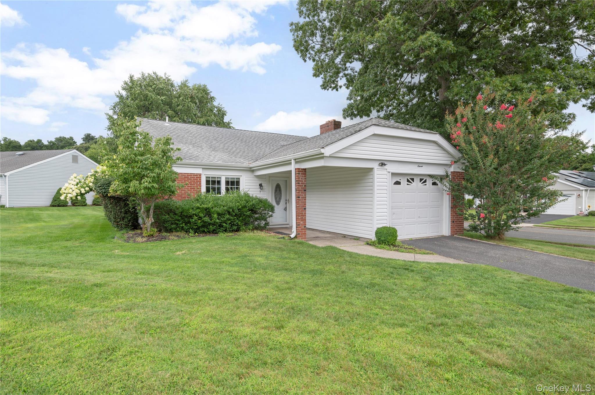 7 Avon Court – For Sale photo 2