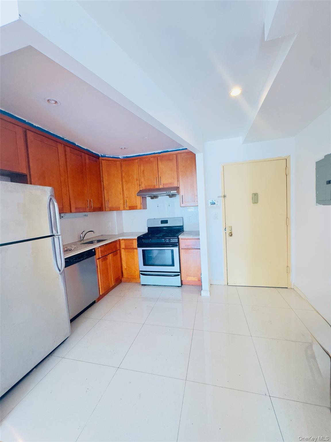 14228 37th Avenue, Unit 3D photo 2
