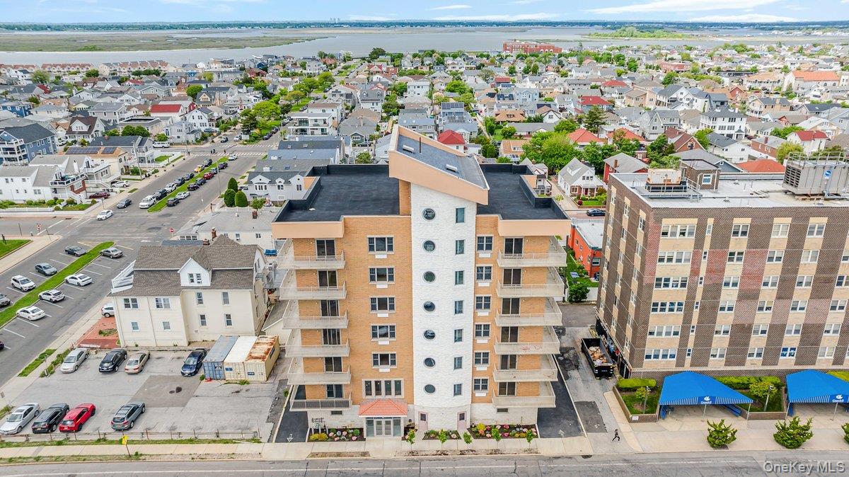 661 W Broadway, Unit 604 photo 36