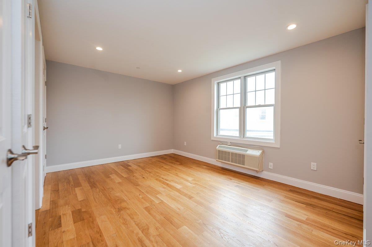 661 W Broadway, Unit 604 photo 14
