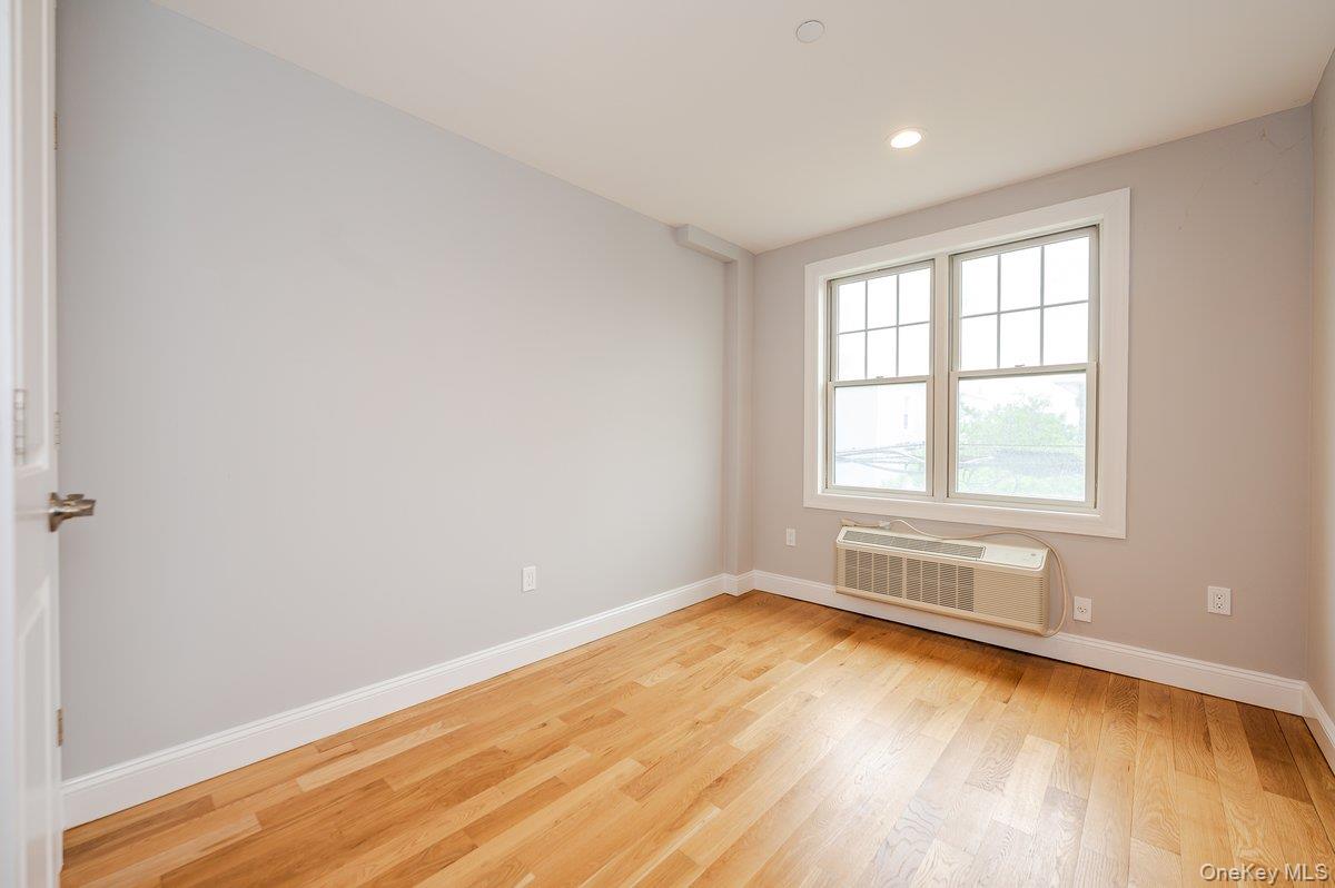 661 W Broadway, Unit 604 photo 20