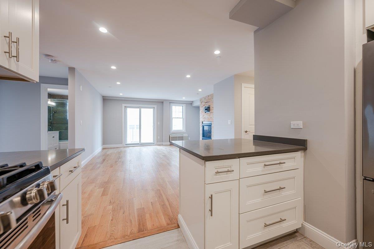 661 W Broadway, Unit 604 photo 12