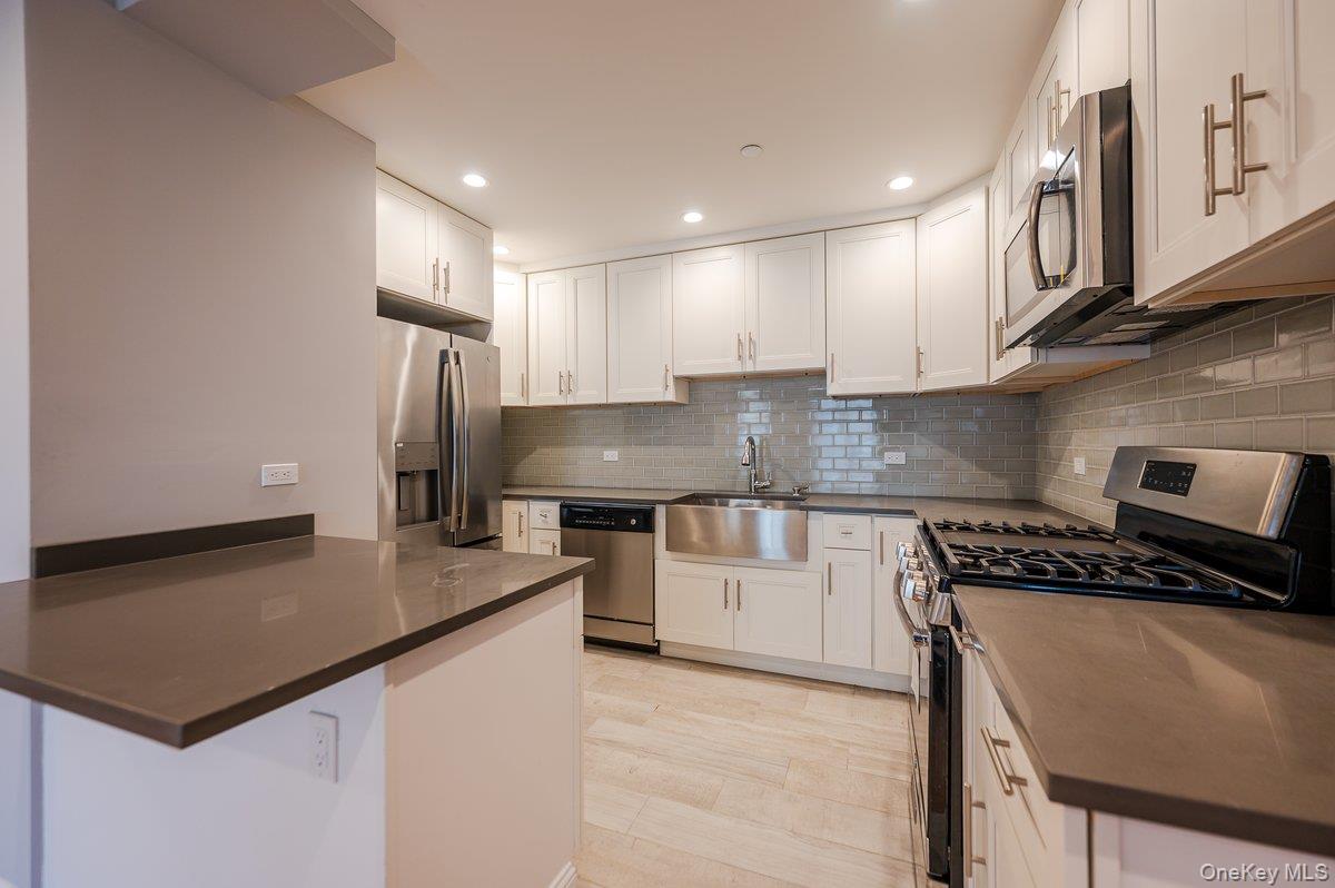 661 W Broadway, Unit 604 photo 10