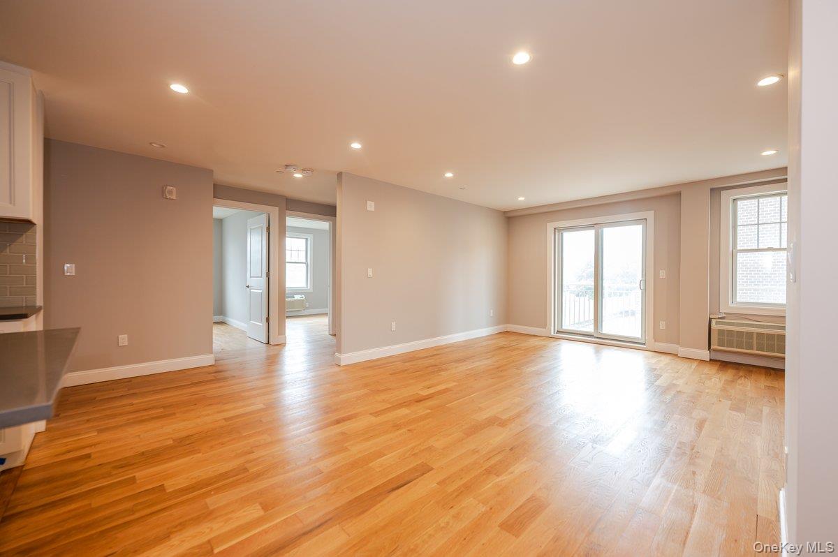 661 W Broadway, Unit 604 photo 9