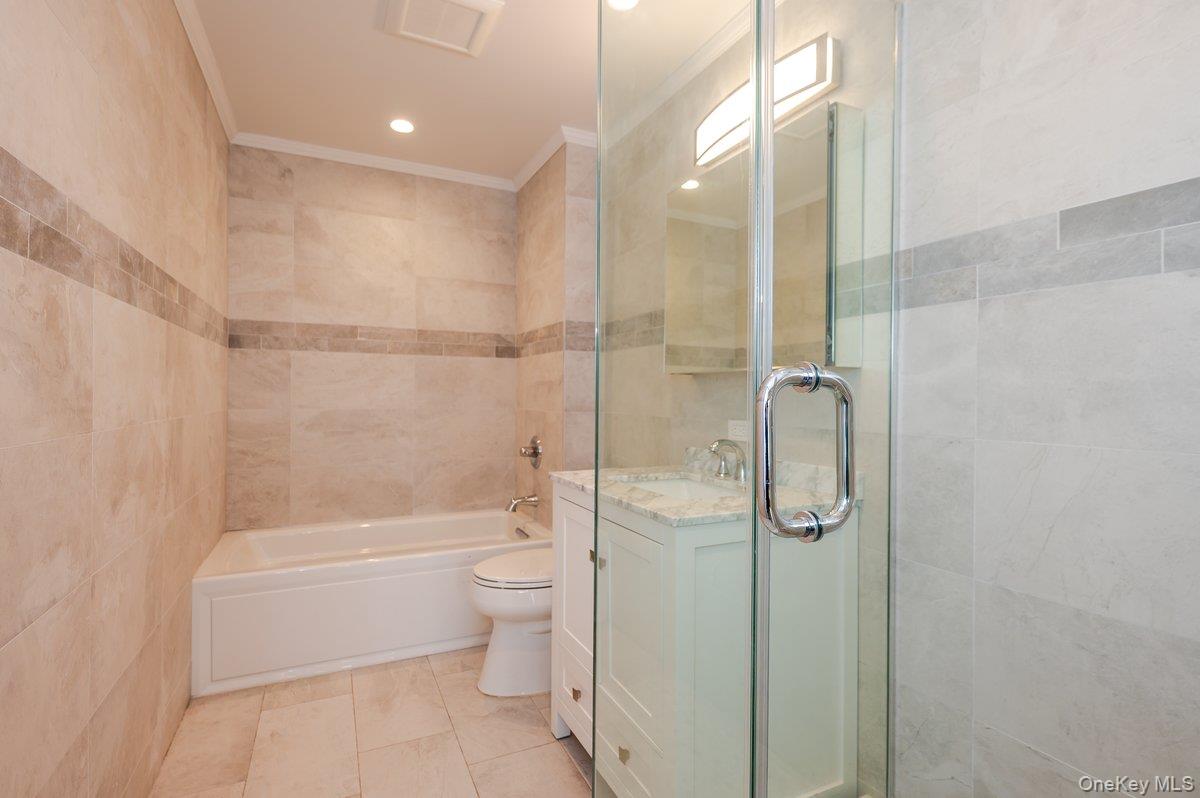 661 W Broadway, Unit 604 photo 17