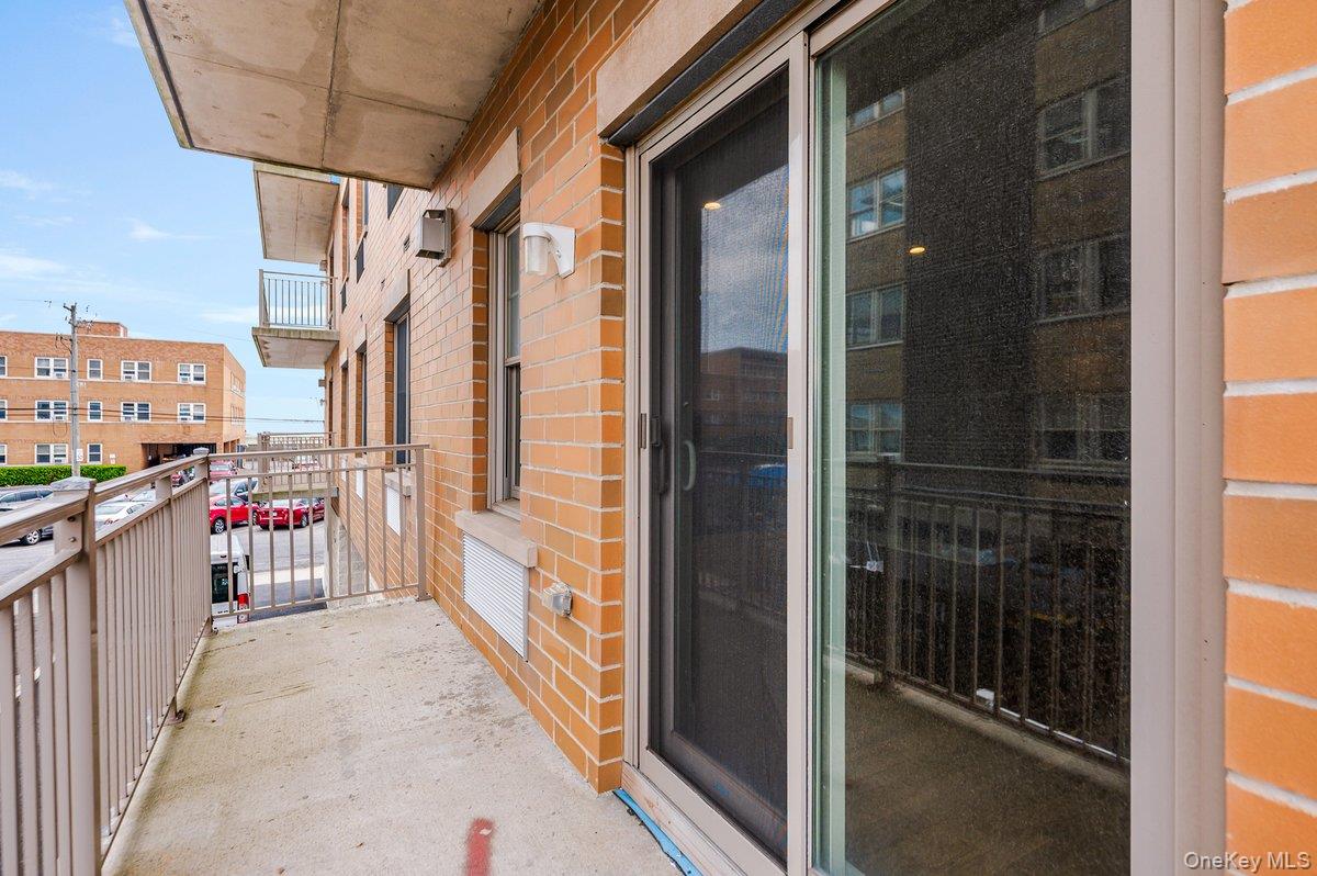 661 W Broadway, Unit 604 photo 23