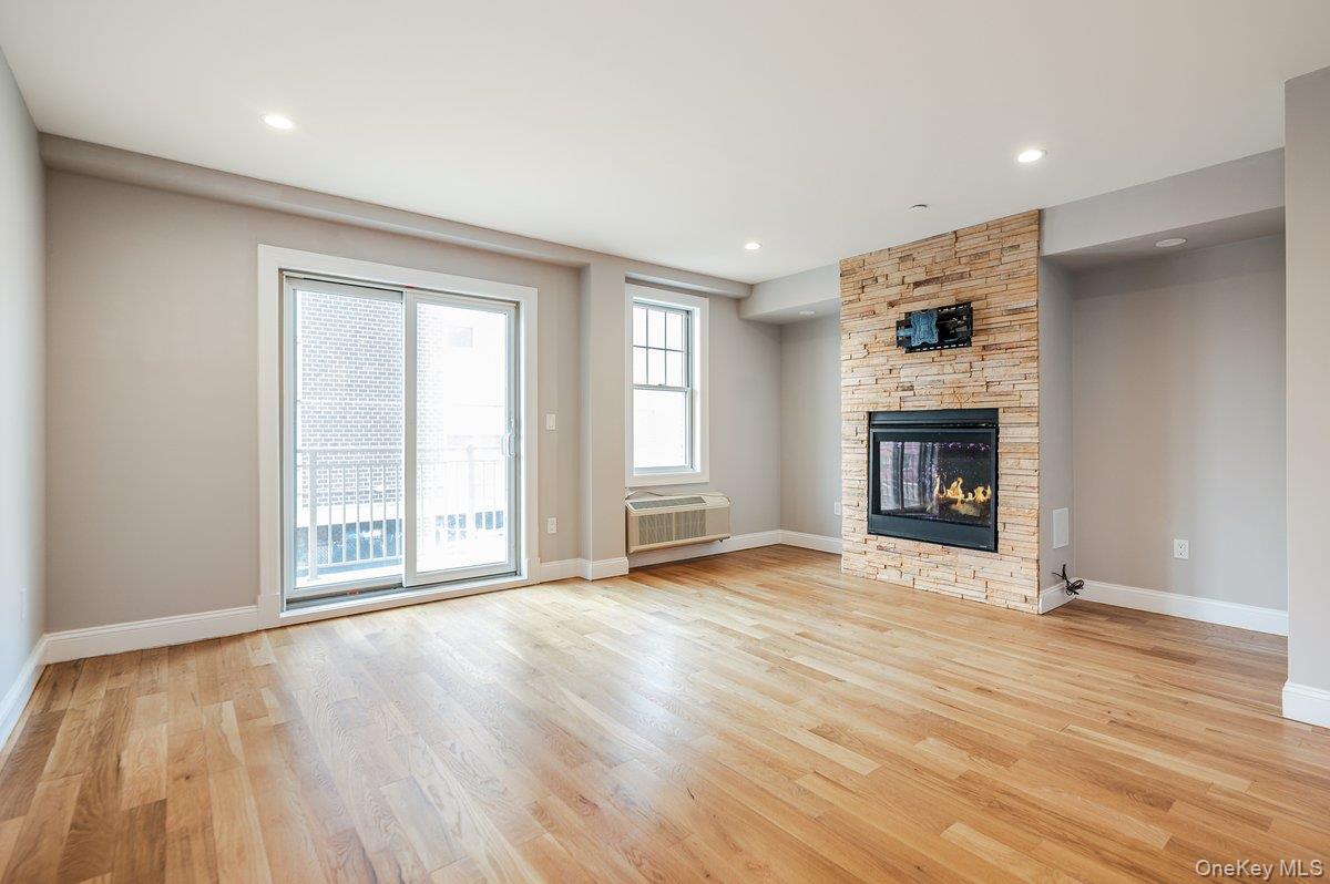 661 W Broadway, Unit 604 photo 8