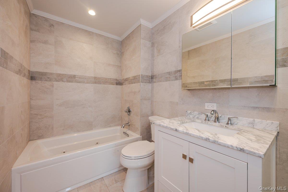 661 W Broadway, Unit 604 photo 18
