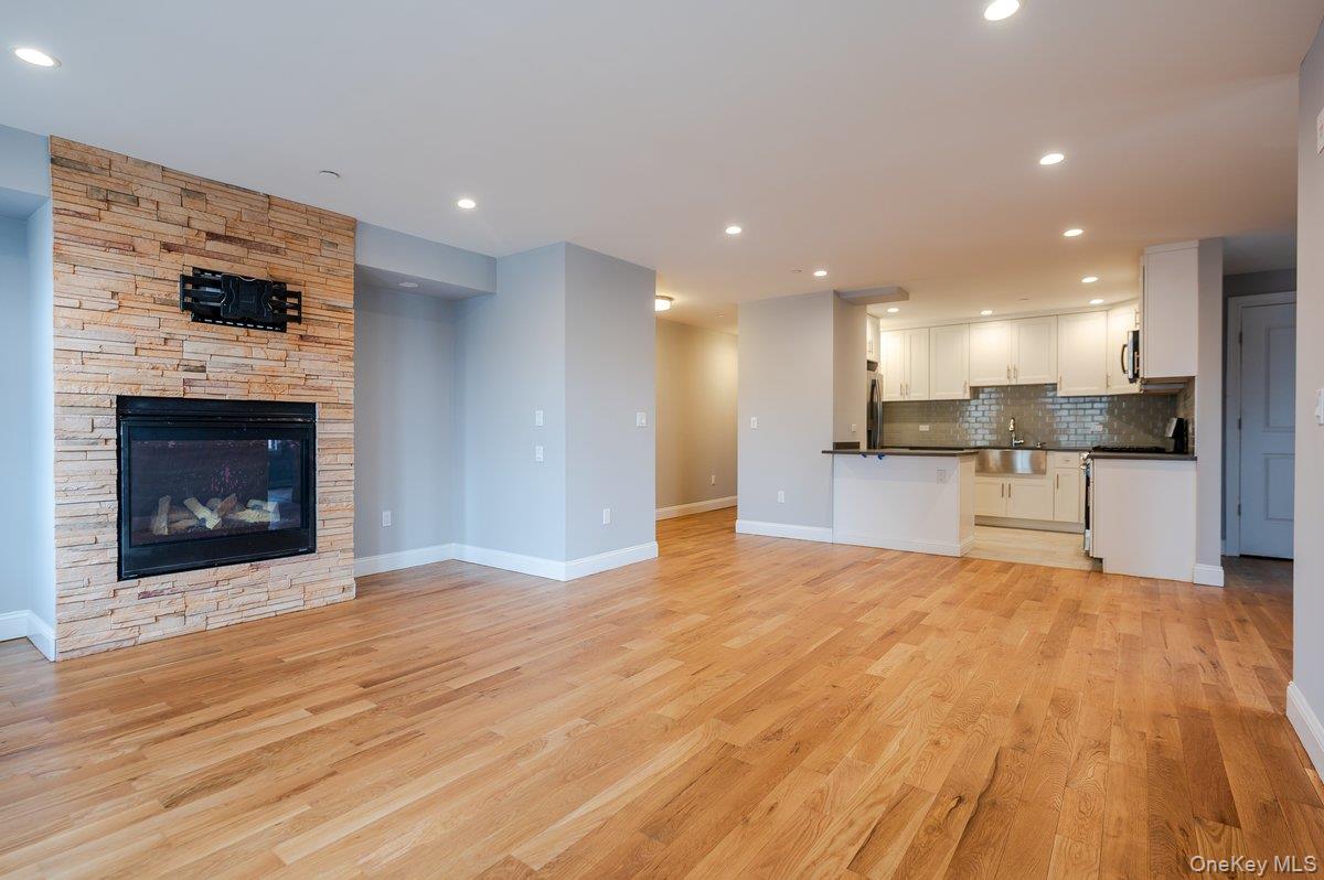 661 W Broadway, Unit 604 photo 6