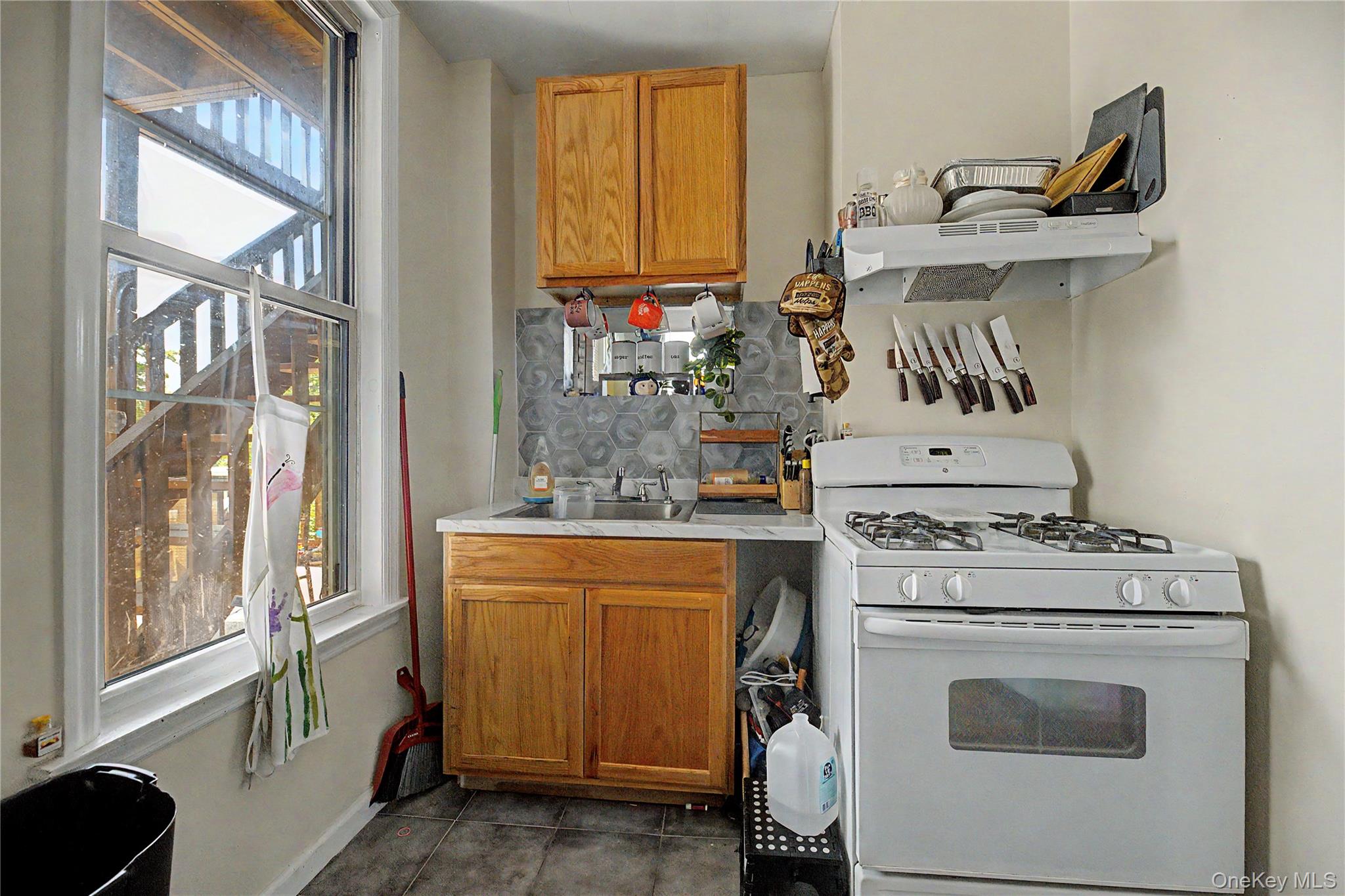 20 aka 22 Crescent Place – For Sale photo 33