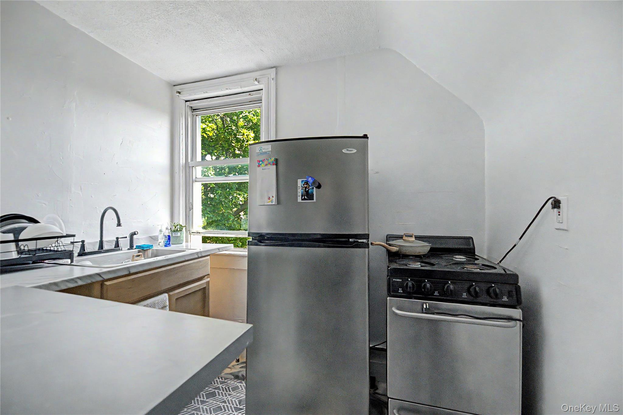 20 aka 22 Crescent Place – For Sale photo 11