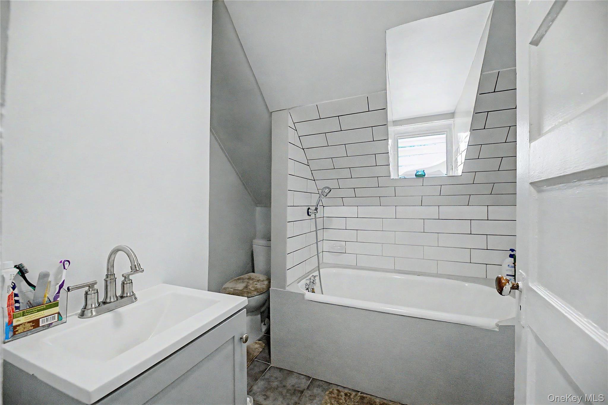 20 aka 22 Crescent Place – For Sale photo 10