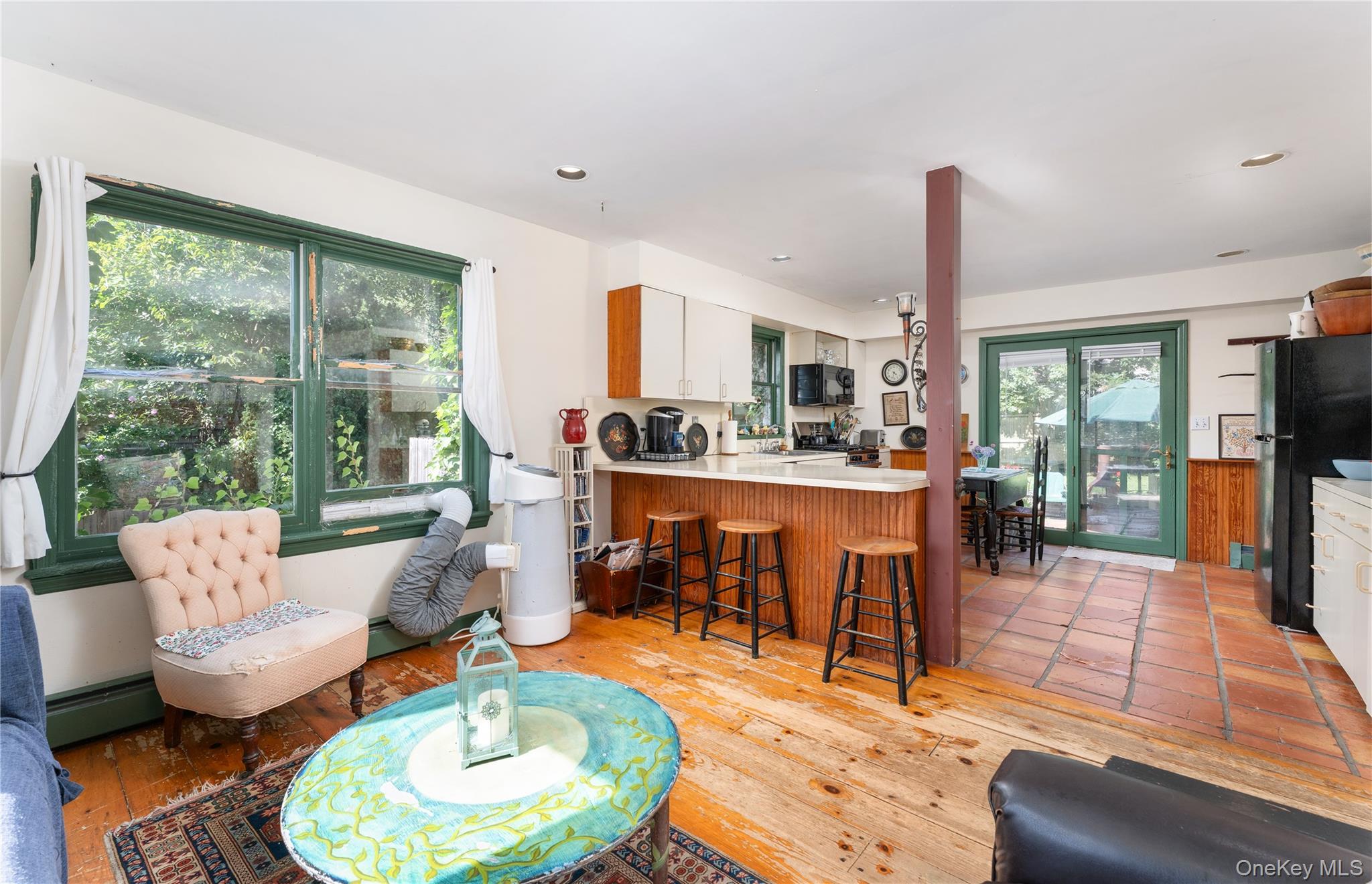 19 Washington Avenue E – For Sale photo 17