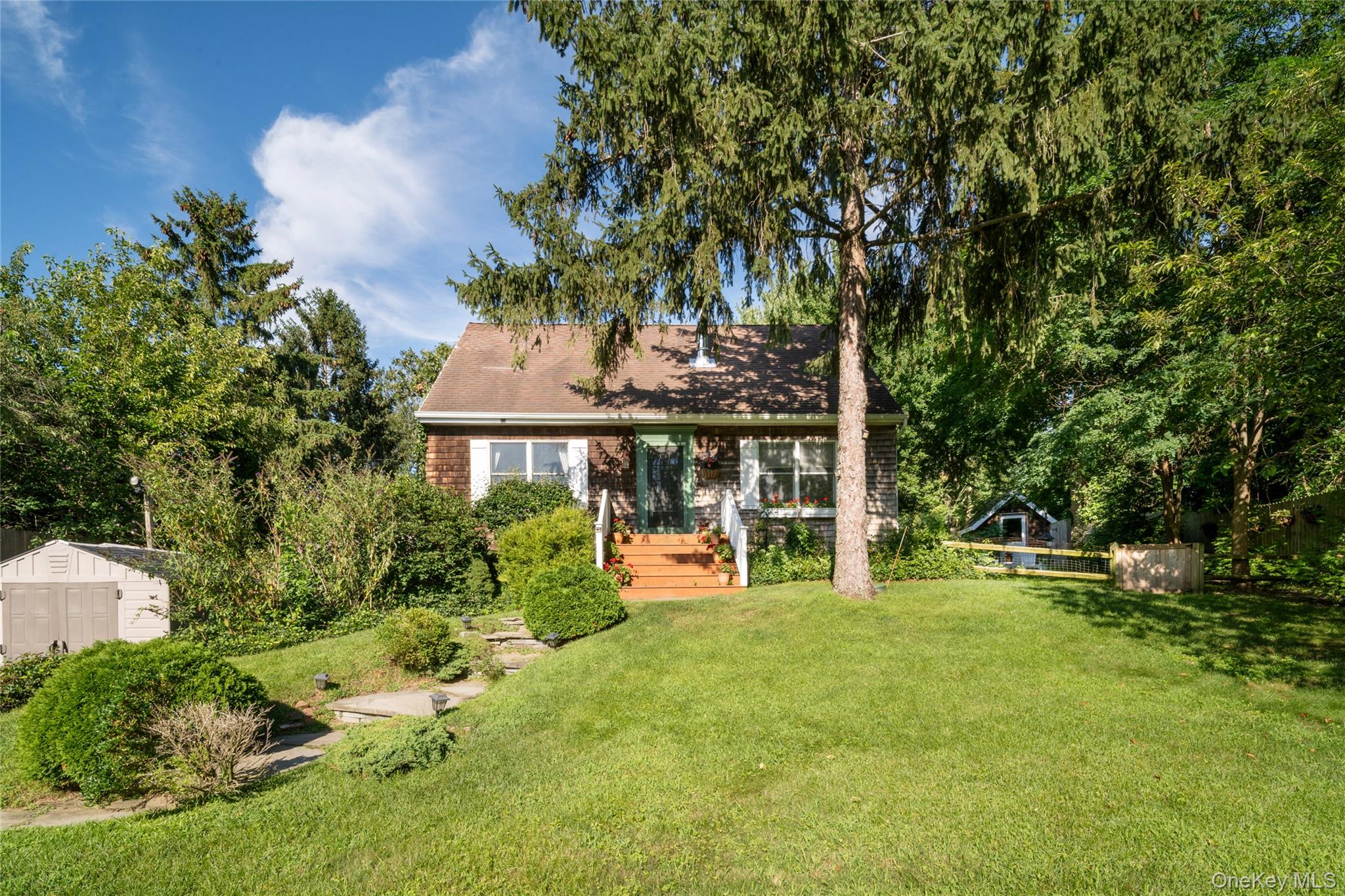 19 Washington Avenue E – For Sale