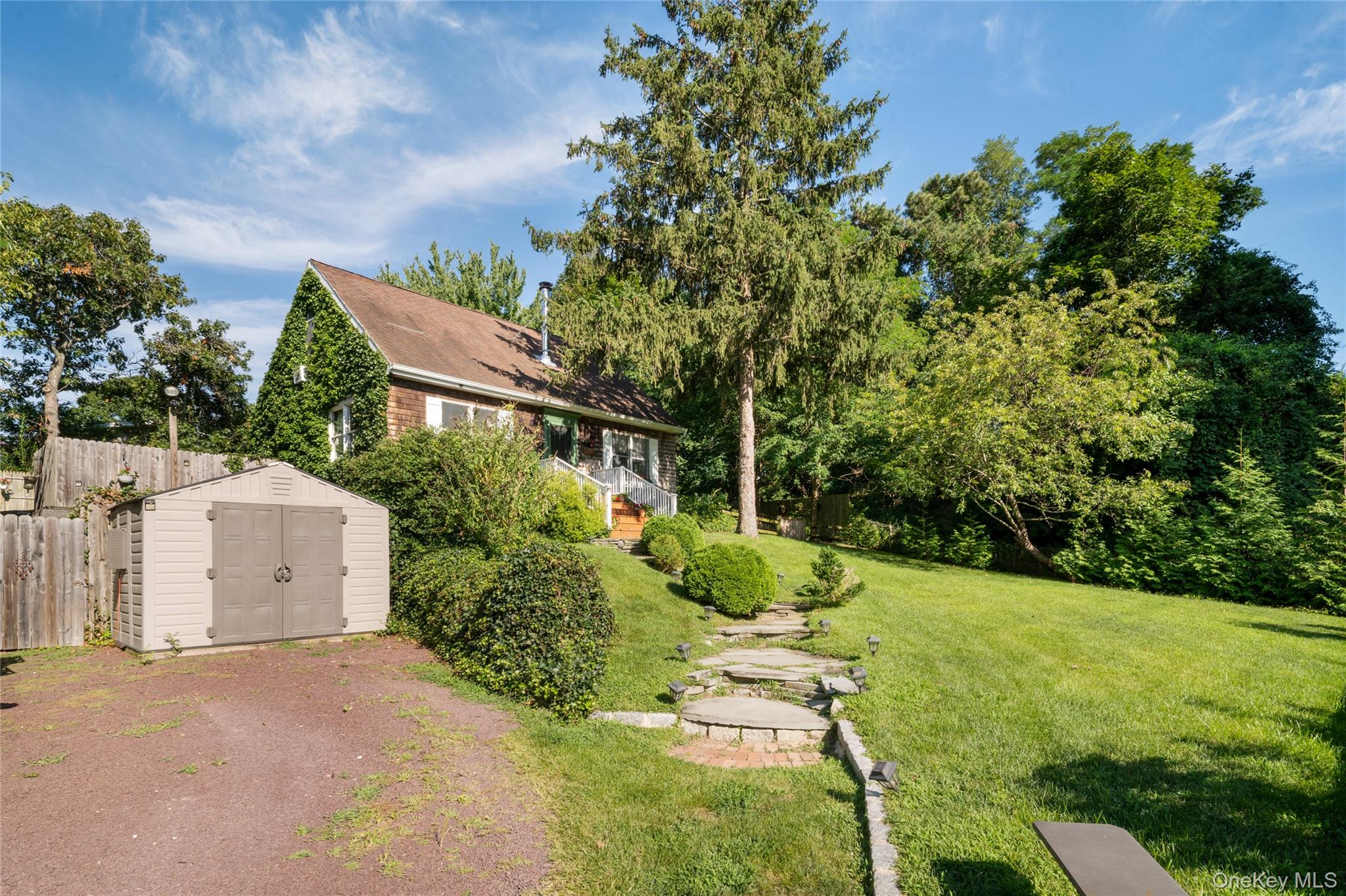 19 Washington Avenue E – For Sale photo 2