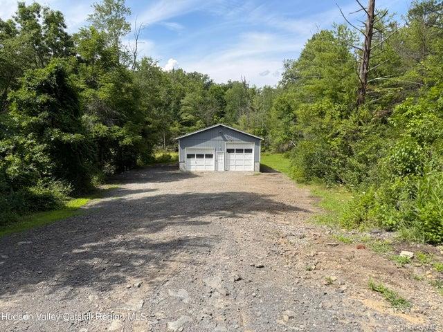 37 Beesmer Road – For Sale photo 2