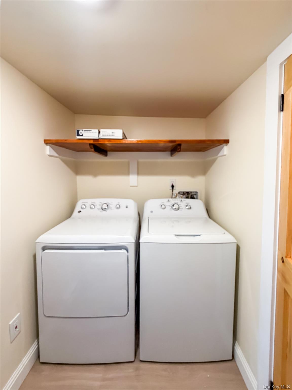 449 N Quaker Lane, Unit COTTAGE photo 9