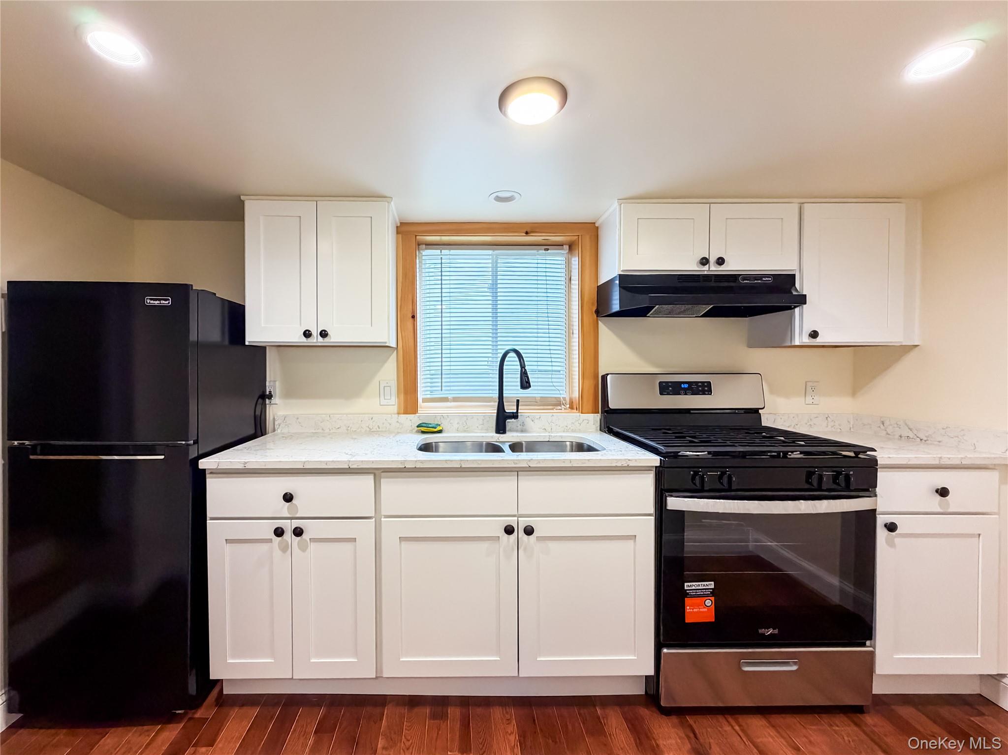 449 N Quaker Lane, Unit COTTAGE photo 6