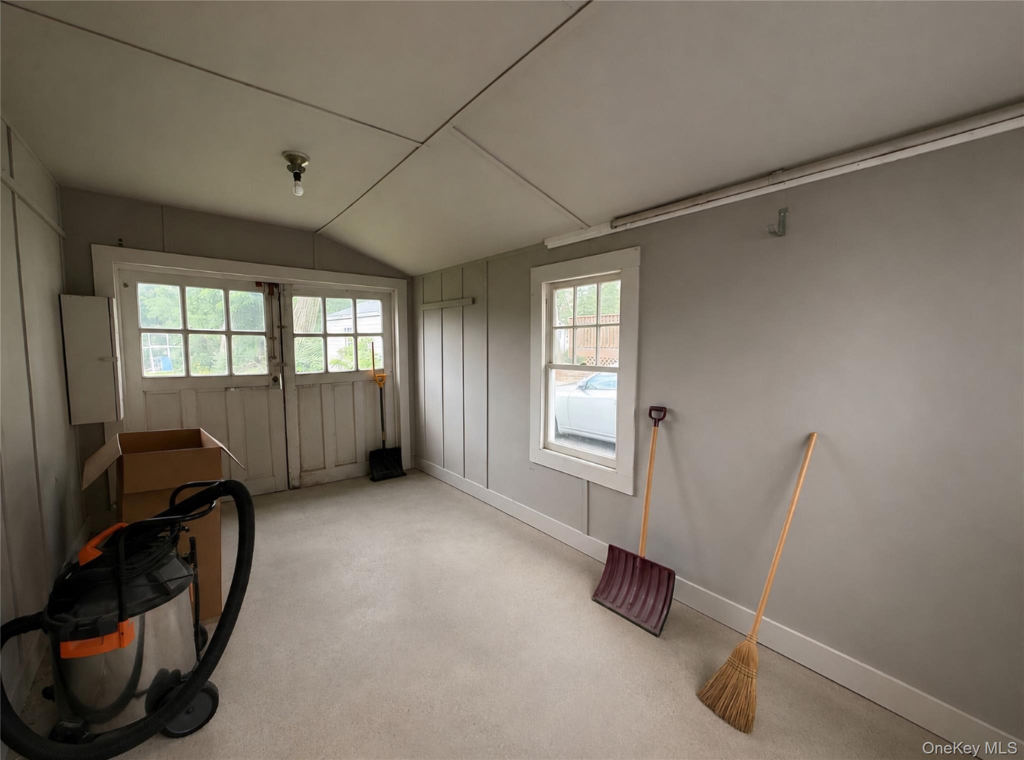 15 Tusten Avenue, Unit 2 photo 4