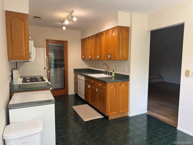 34 Candlestick Court – For Rent photo 10