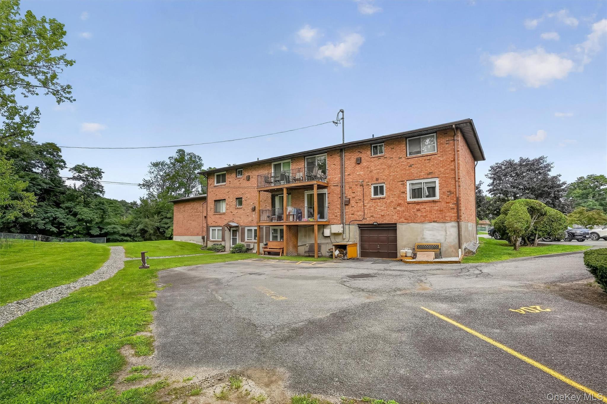 1006 Parr Meadow Drive, Unit 10E photo 19
