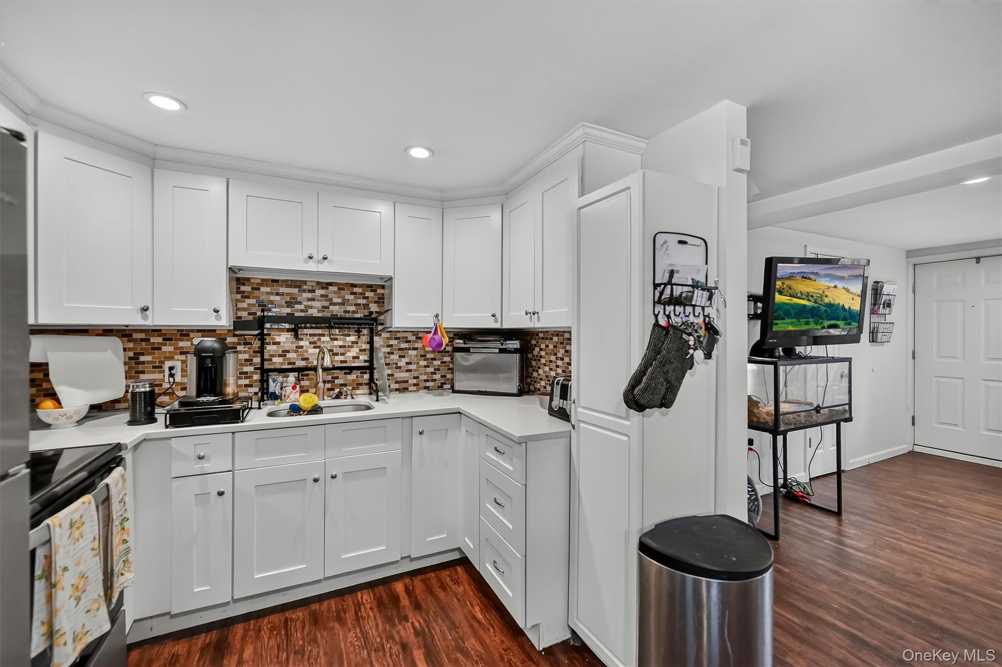 1006 Parr Meadow Drive, Unit 10E photo 7