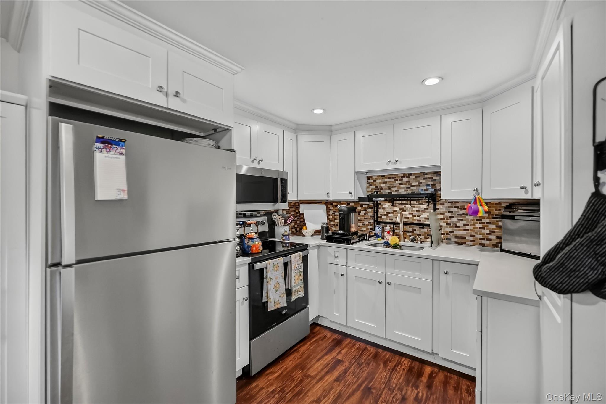 1006 Parr Meadow Drive, Unit 10E photo 6