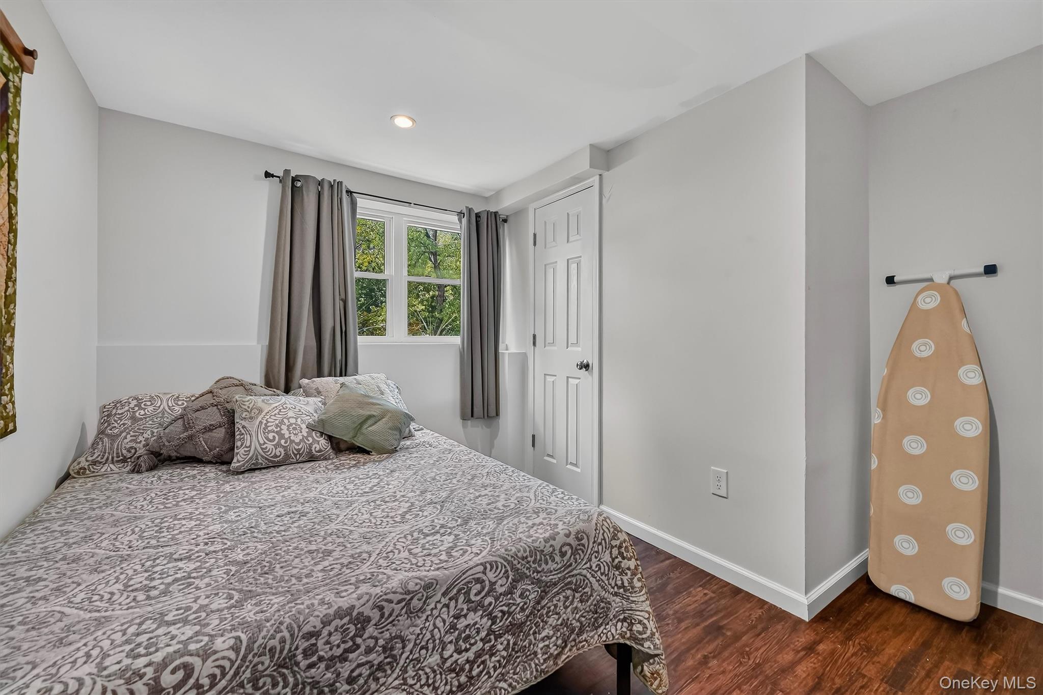 1006 Parr Meadow Drive, Unit 10E photo 14