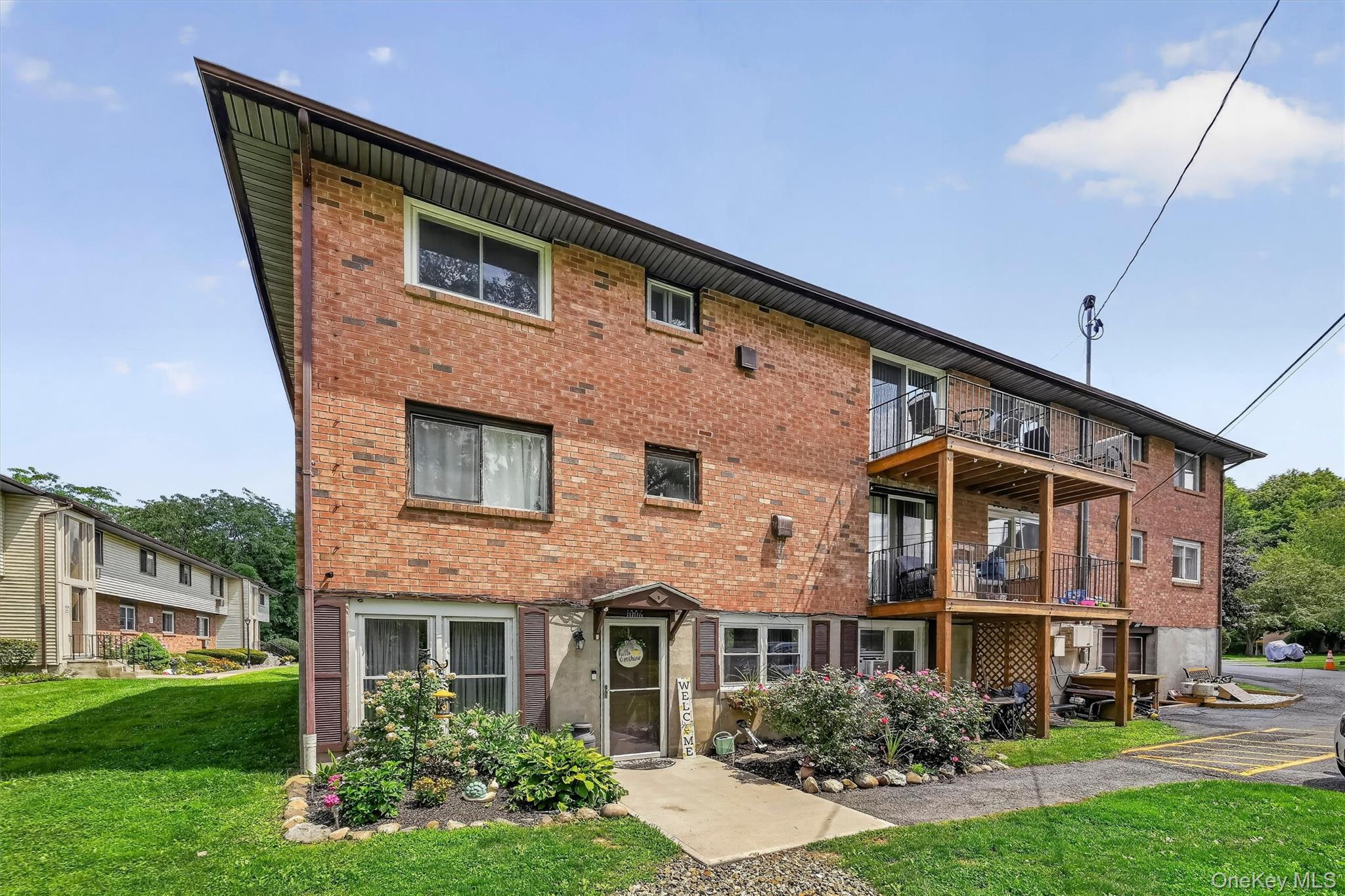 1006 Parr Meadow Drive, Unit 10E