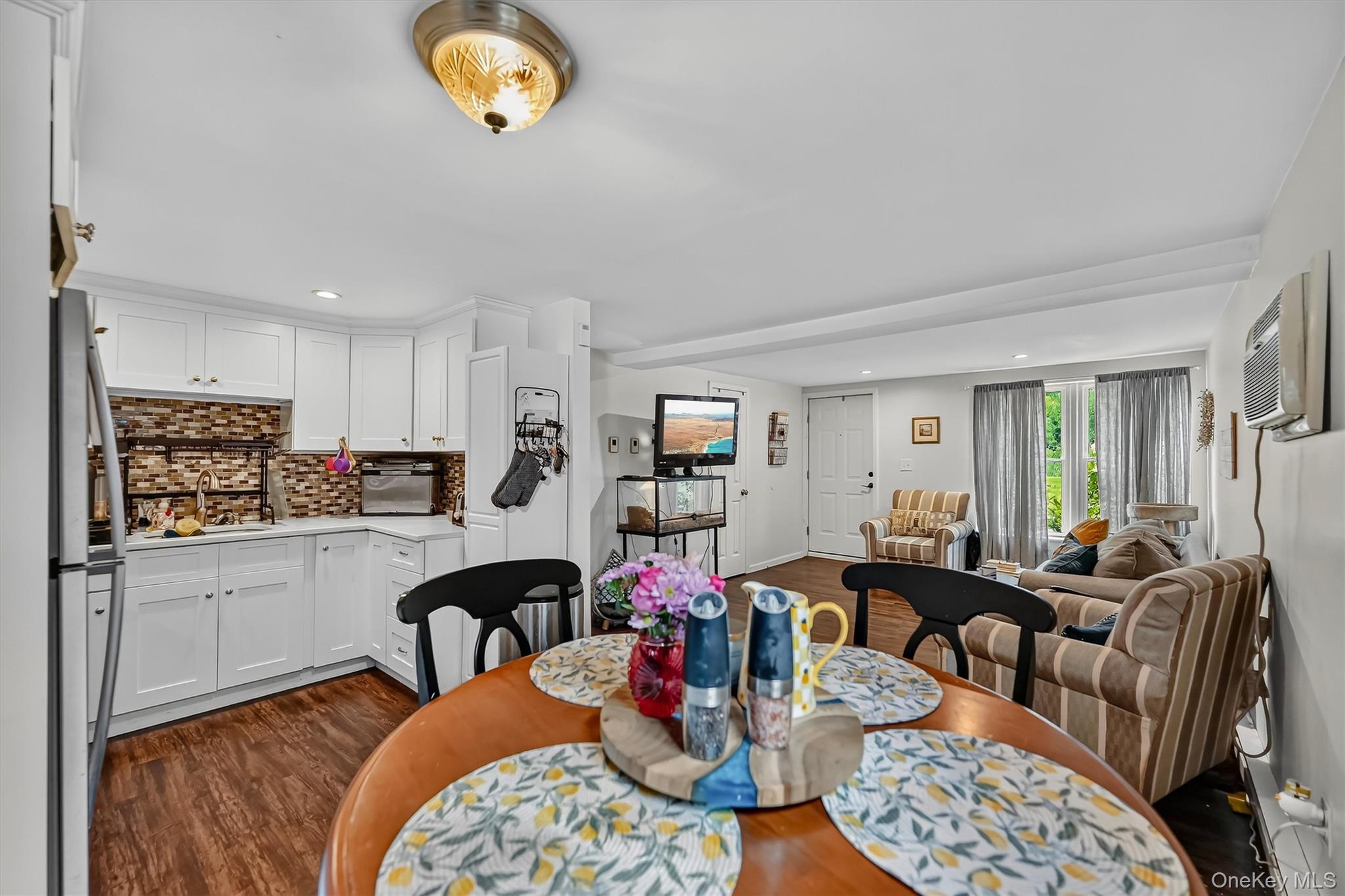 1006 Parr Meadow Drive, Unit 10E photo 5
