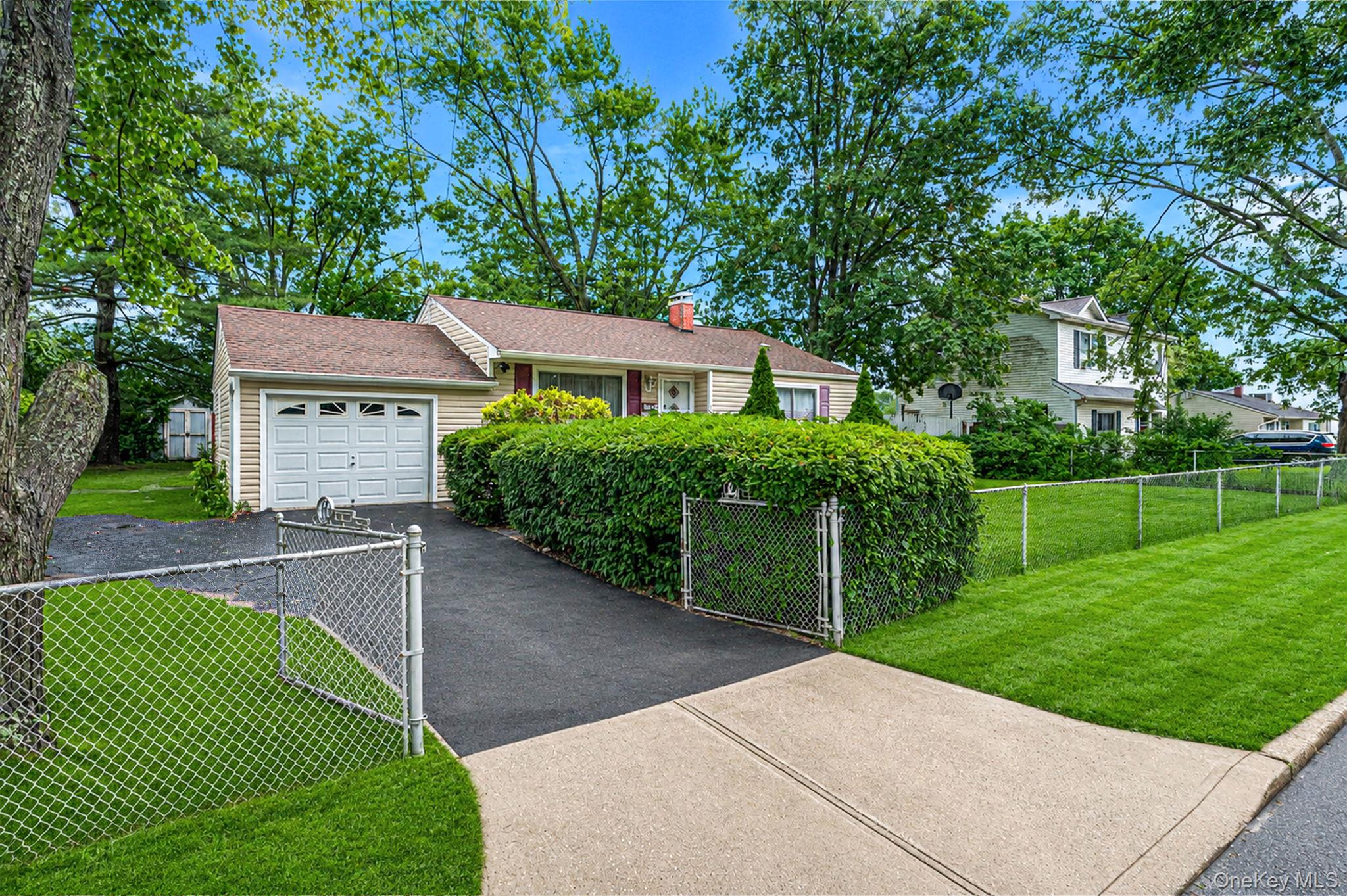 2715 Falcon Avenue – For Sale photo 2