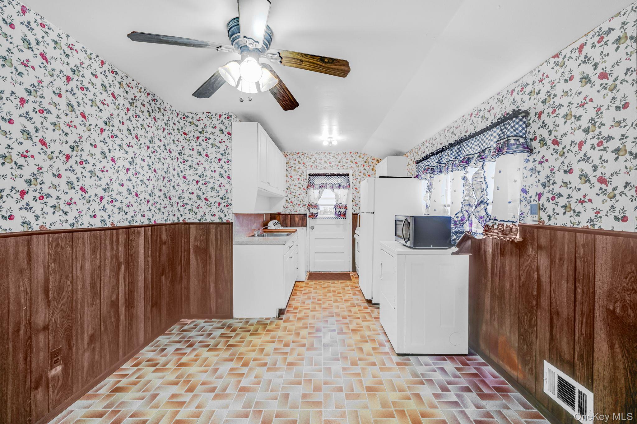 2715 Falcon Avenue – For Sale photo 4