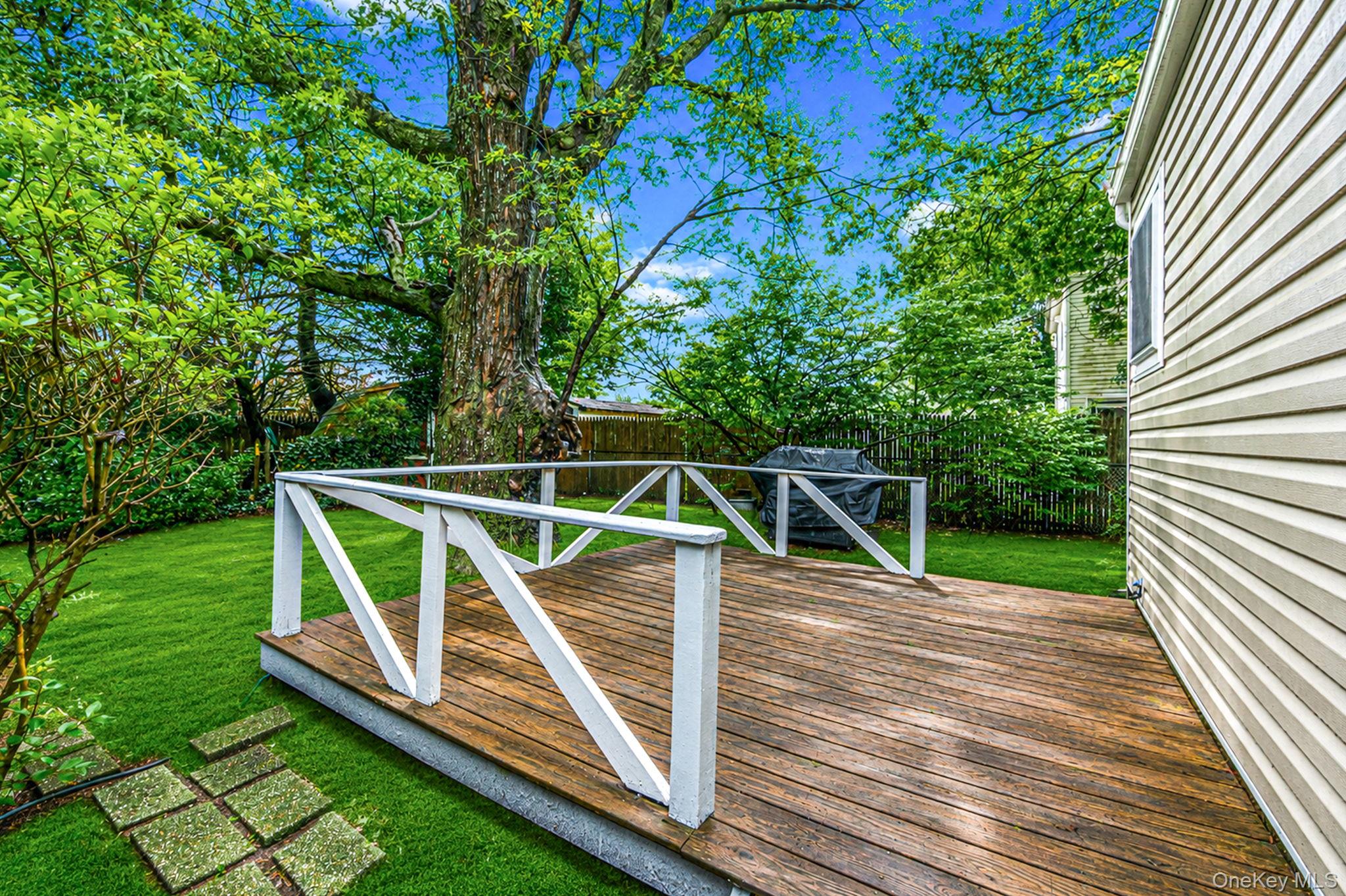 2715 Falcon Avenue – For Sale photo 14
