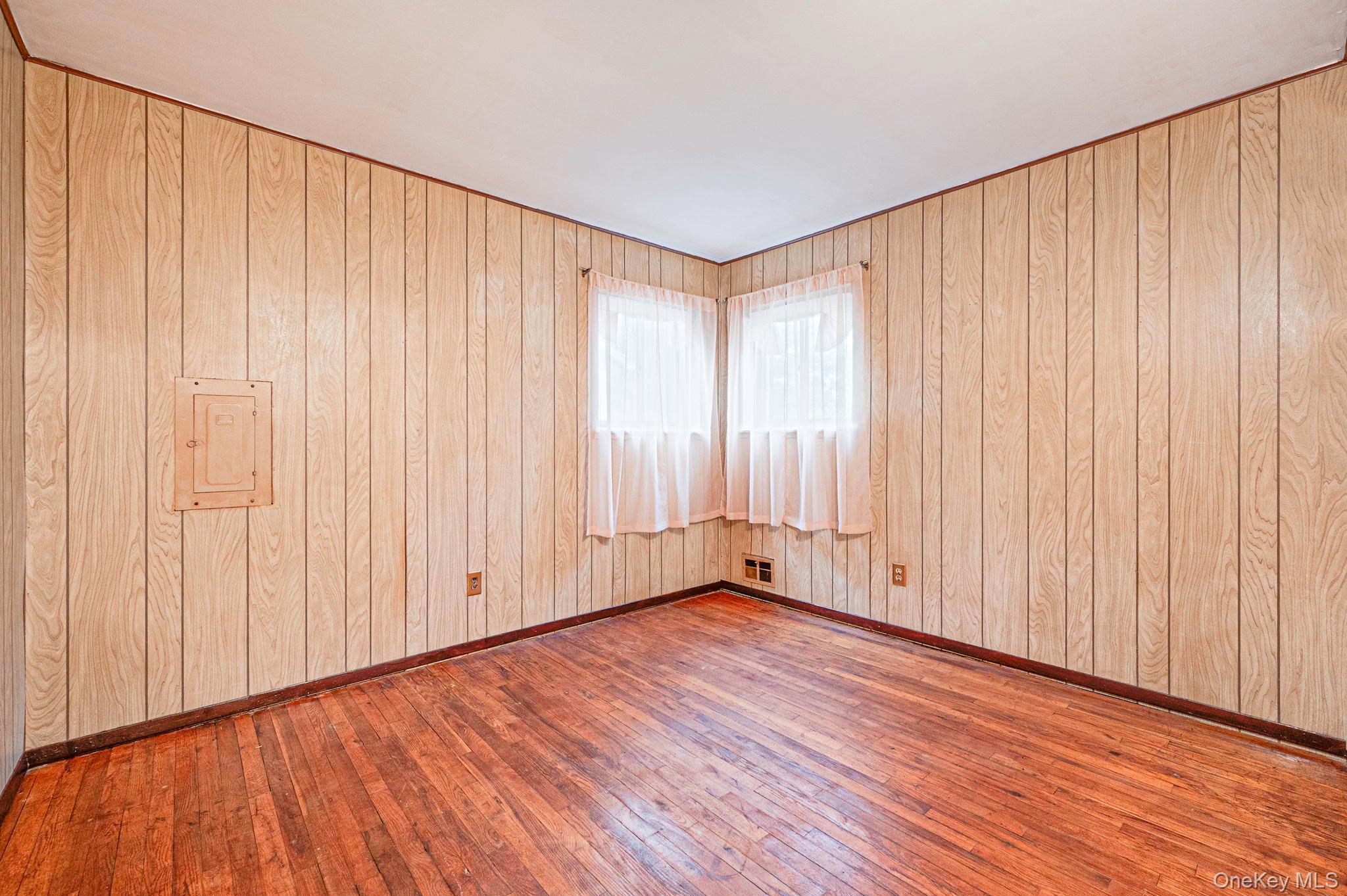 2715 Falcon Avenue – For Sale photo 7