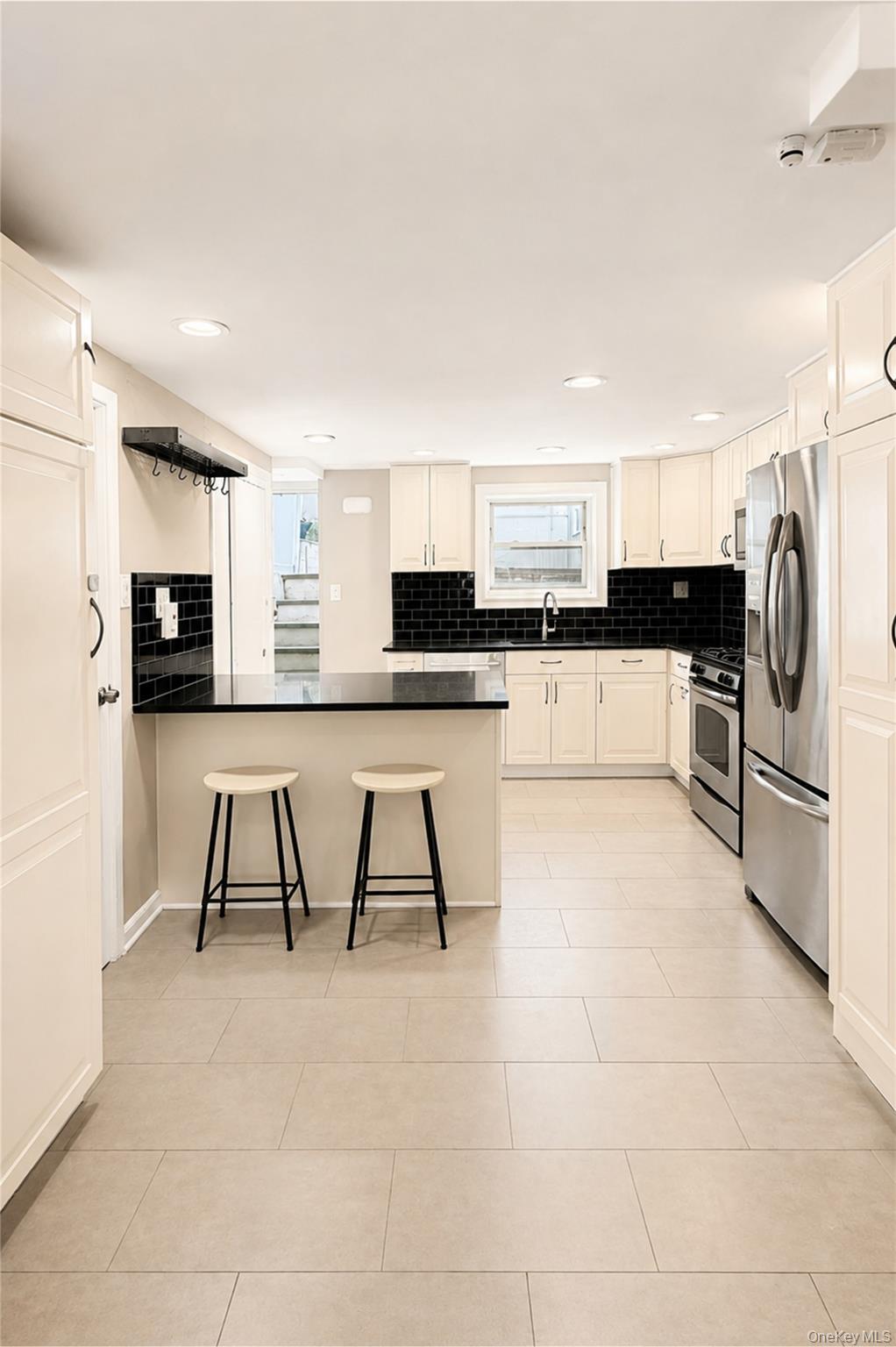 21-31 25th Road – For Sale photo 2