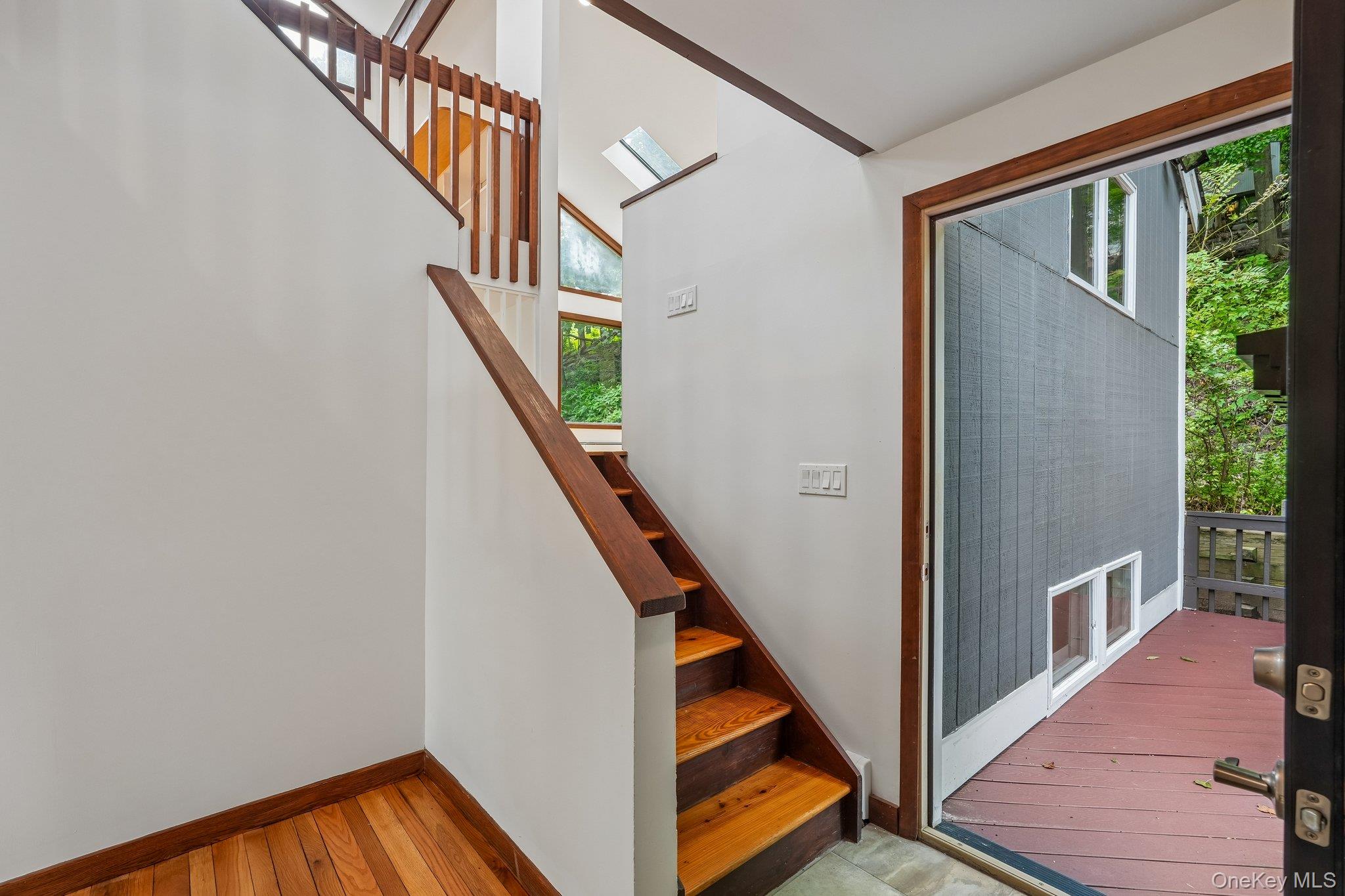 736 Route 9W S – For Sale photo 7