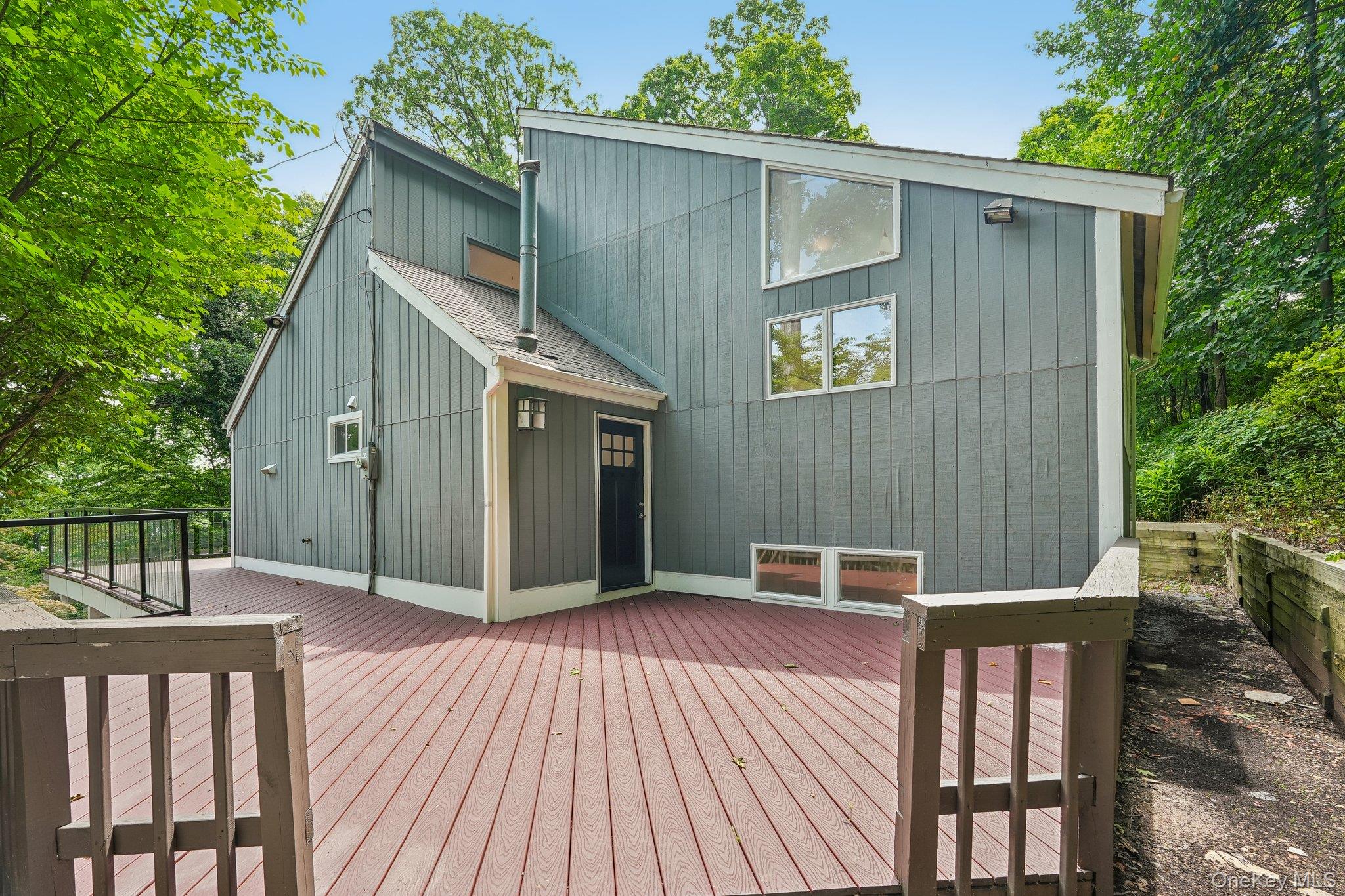 736 Route 9W S – For Sale photo 3