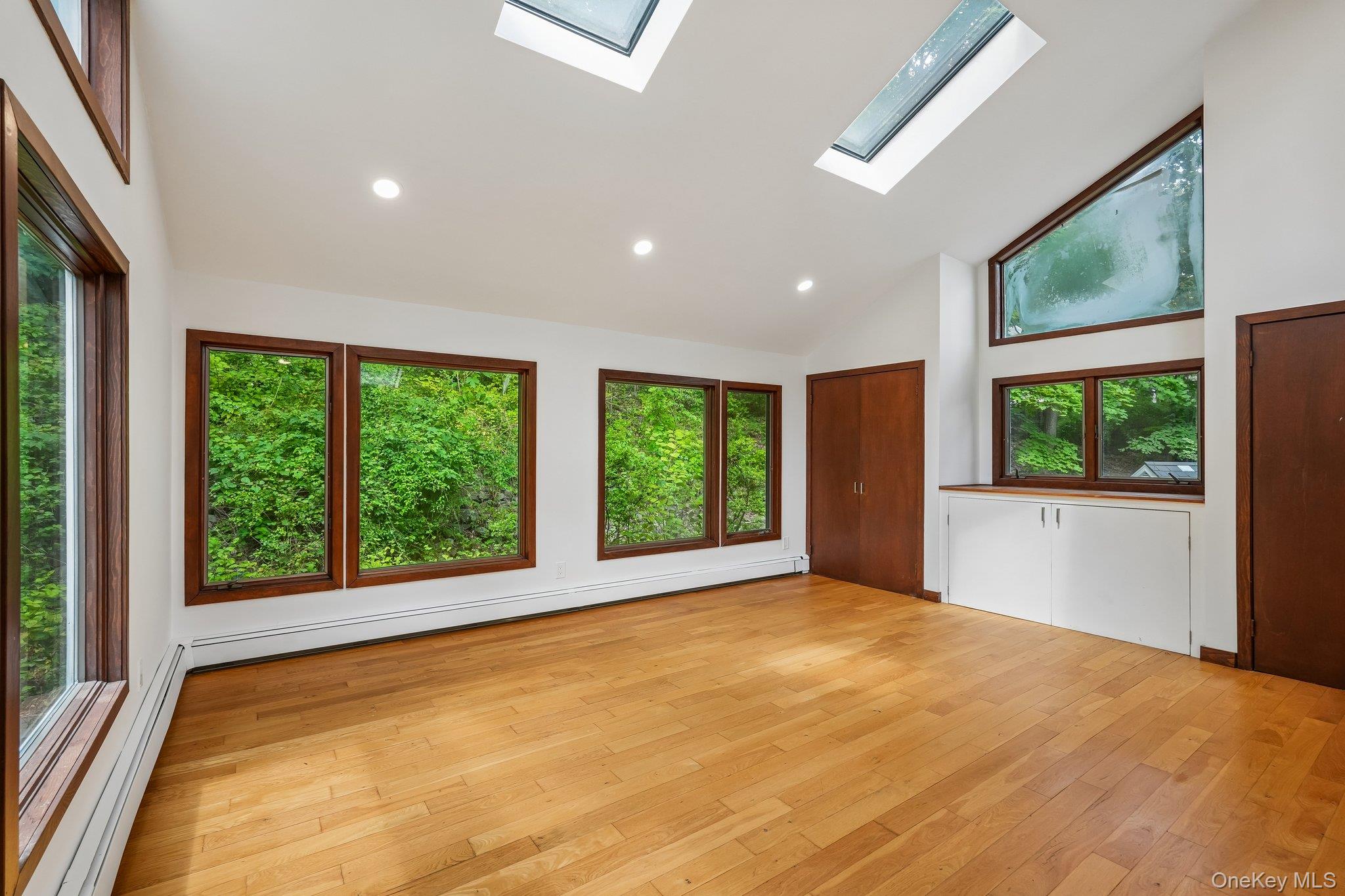 736 Route 9W S – For Sale photo 18