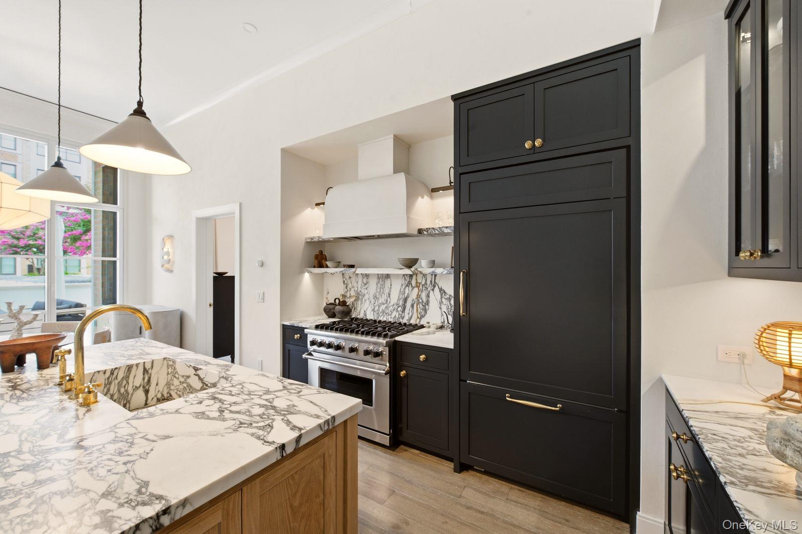 100 Garvies Point Road, Unit 1007 photo 2