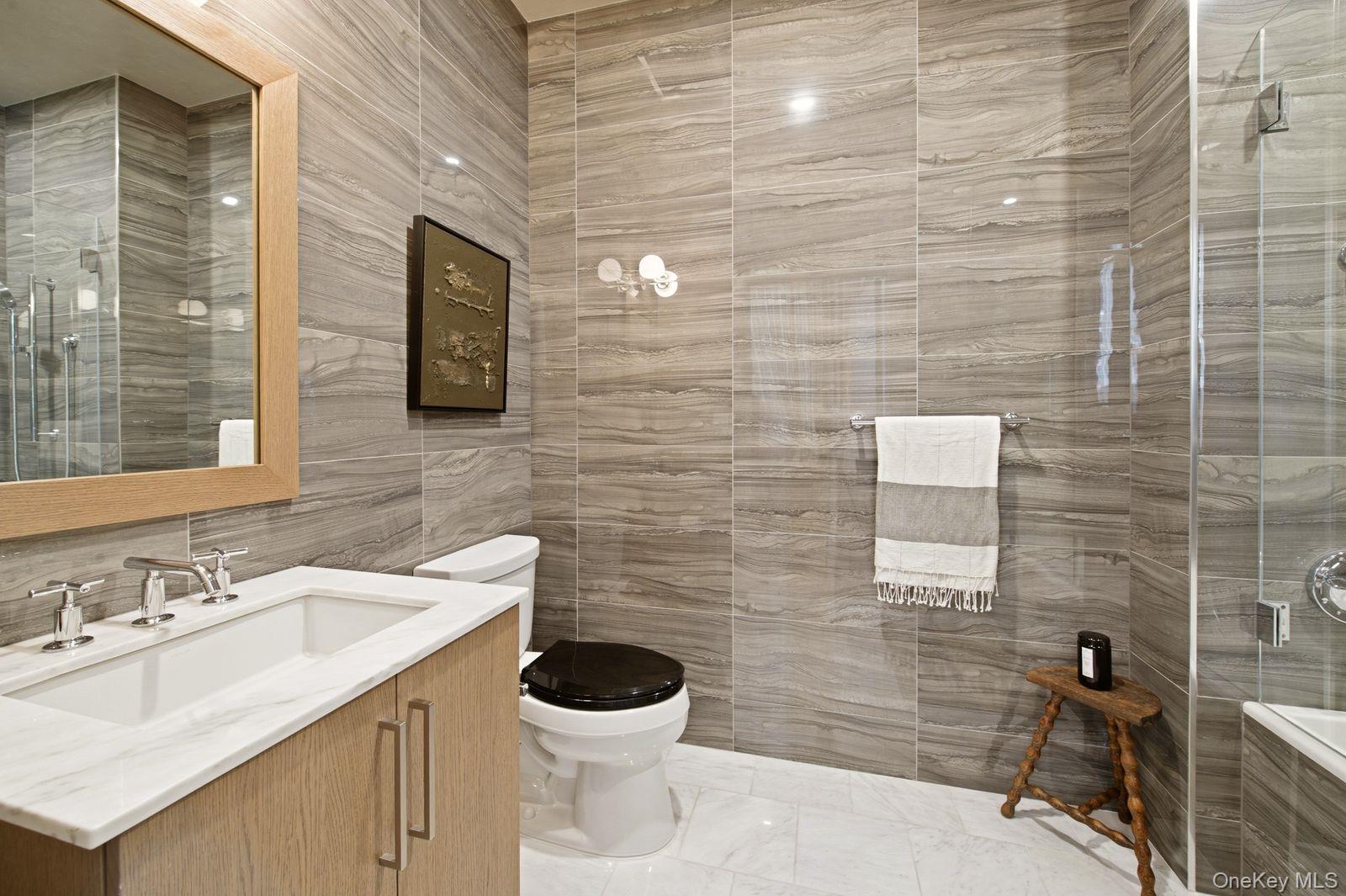 100 Garvies Point Road, Unit 1007 photo 12