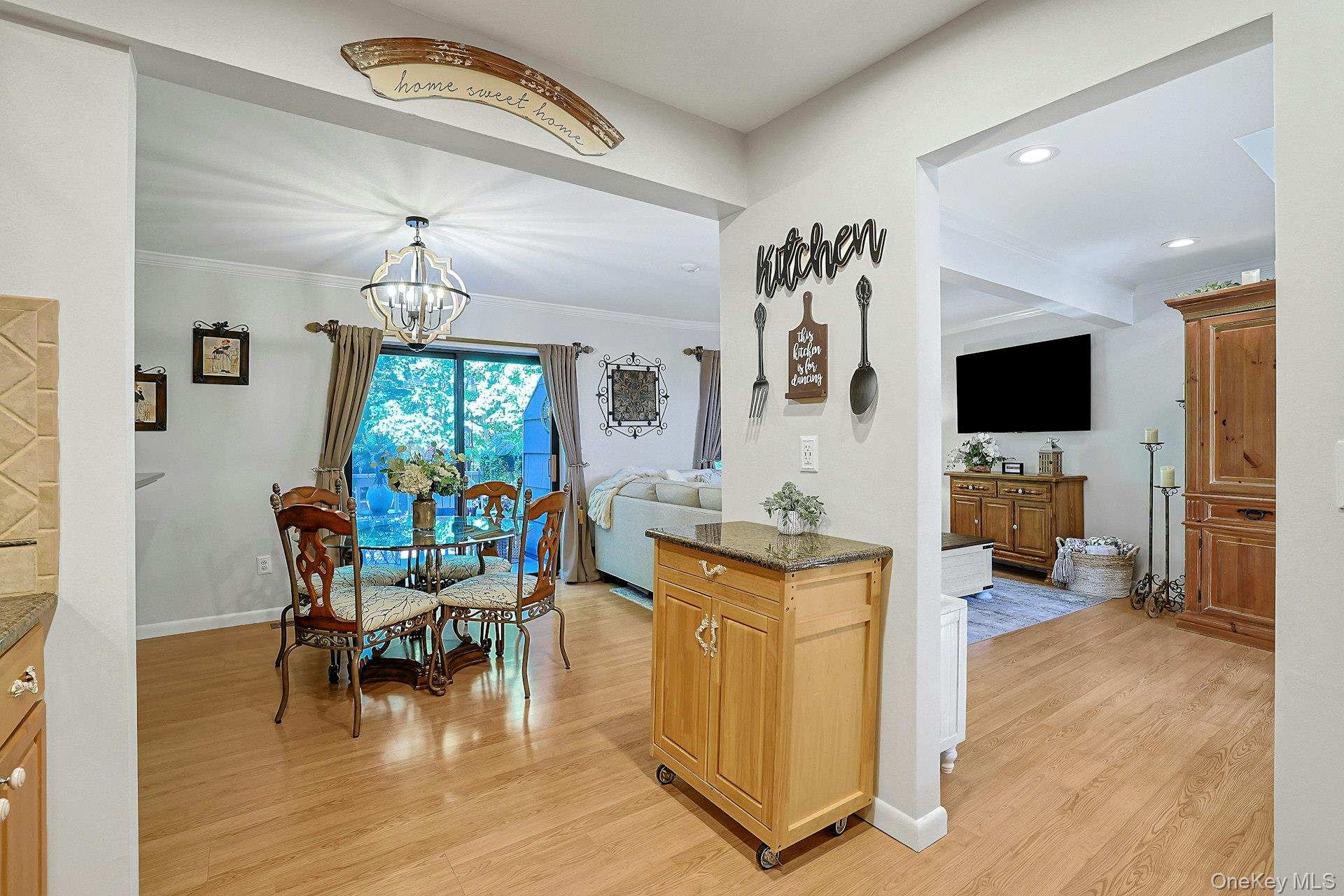 279 Treetop Circle – For Sale photo 18