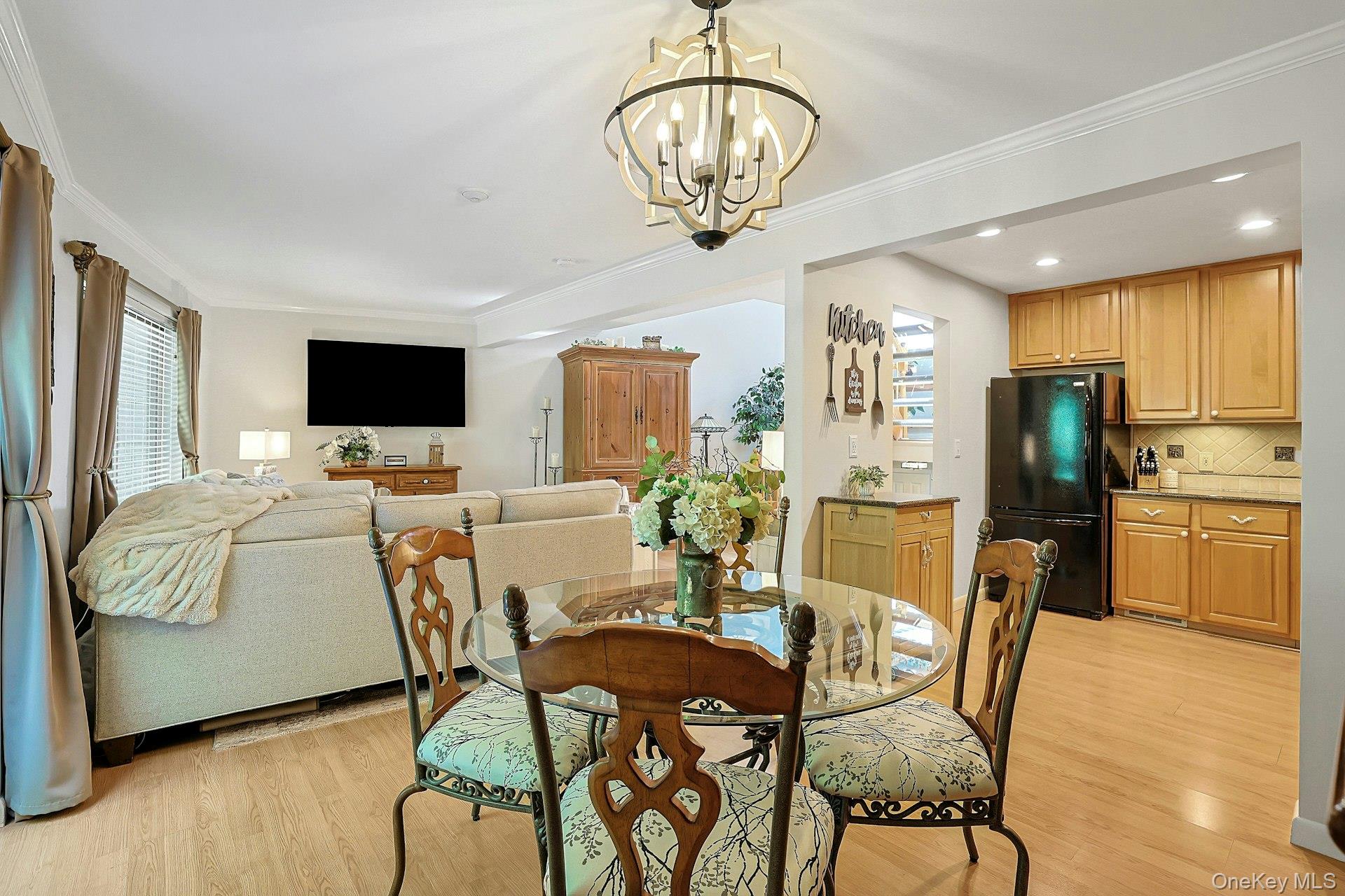 279 Treetop Circle – For Sale photo 12