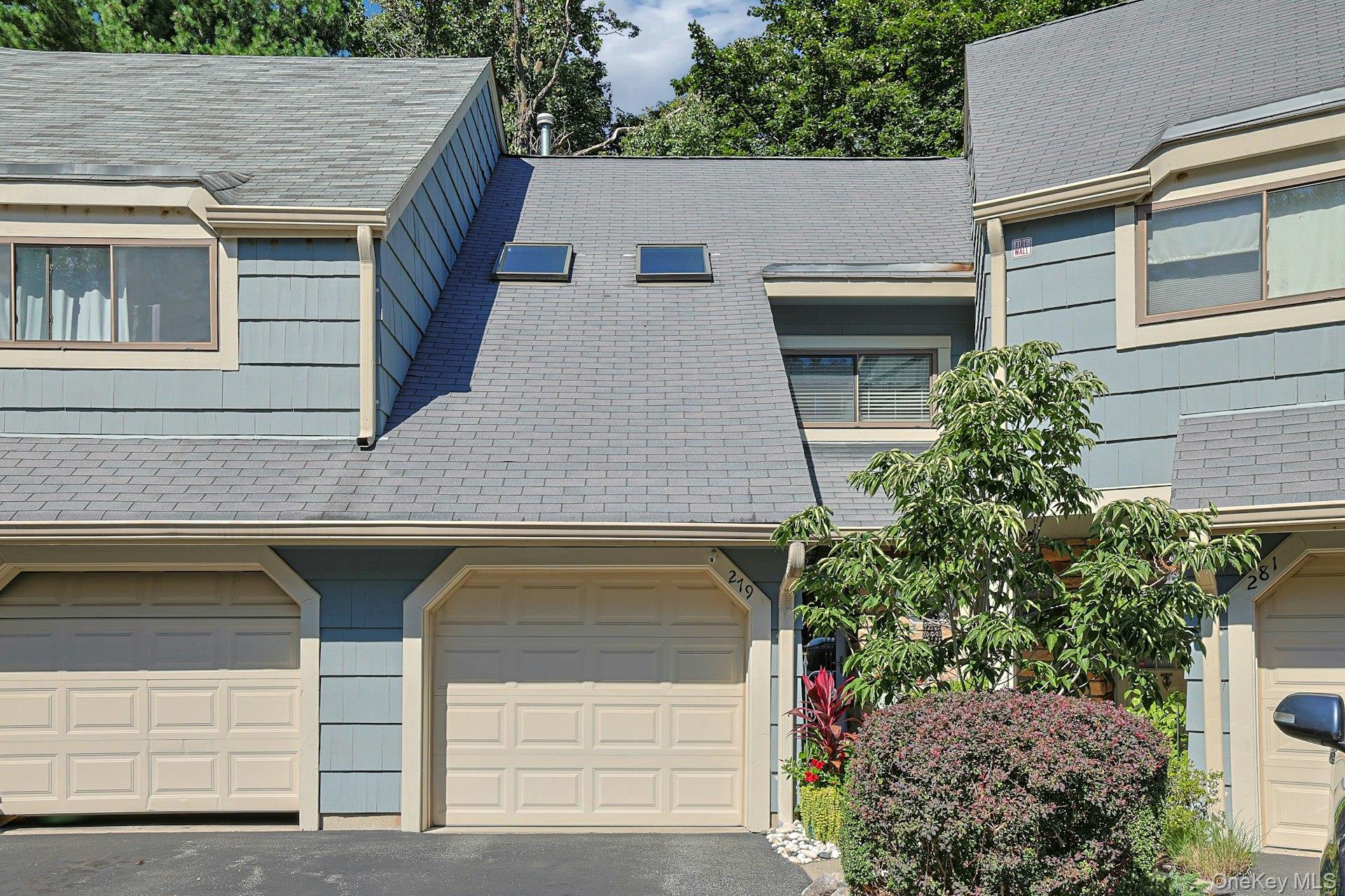 279 Treetop Circle – For Sale photo 3