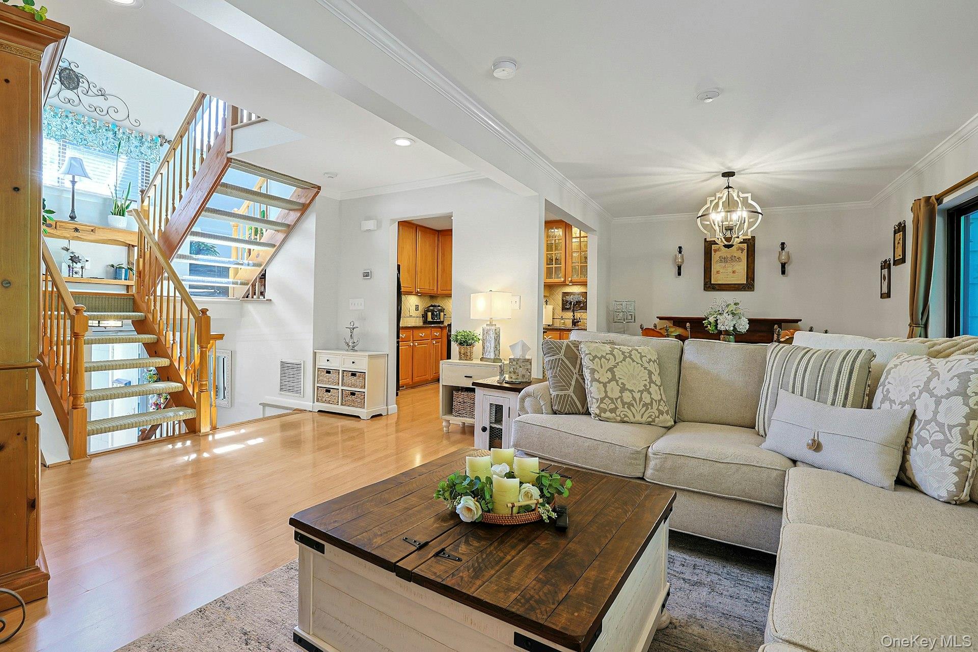 279 Treetop Circle – For Sale photo 9