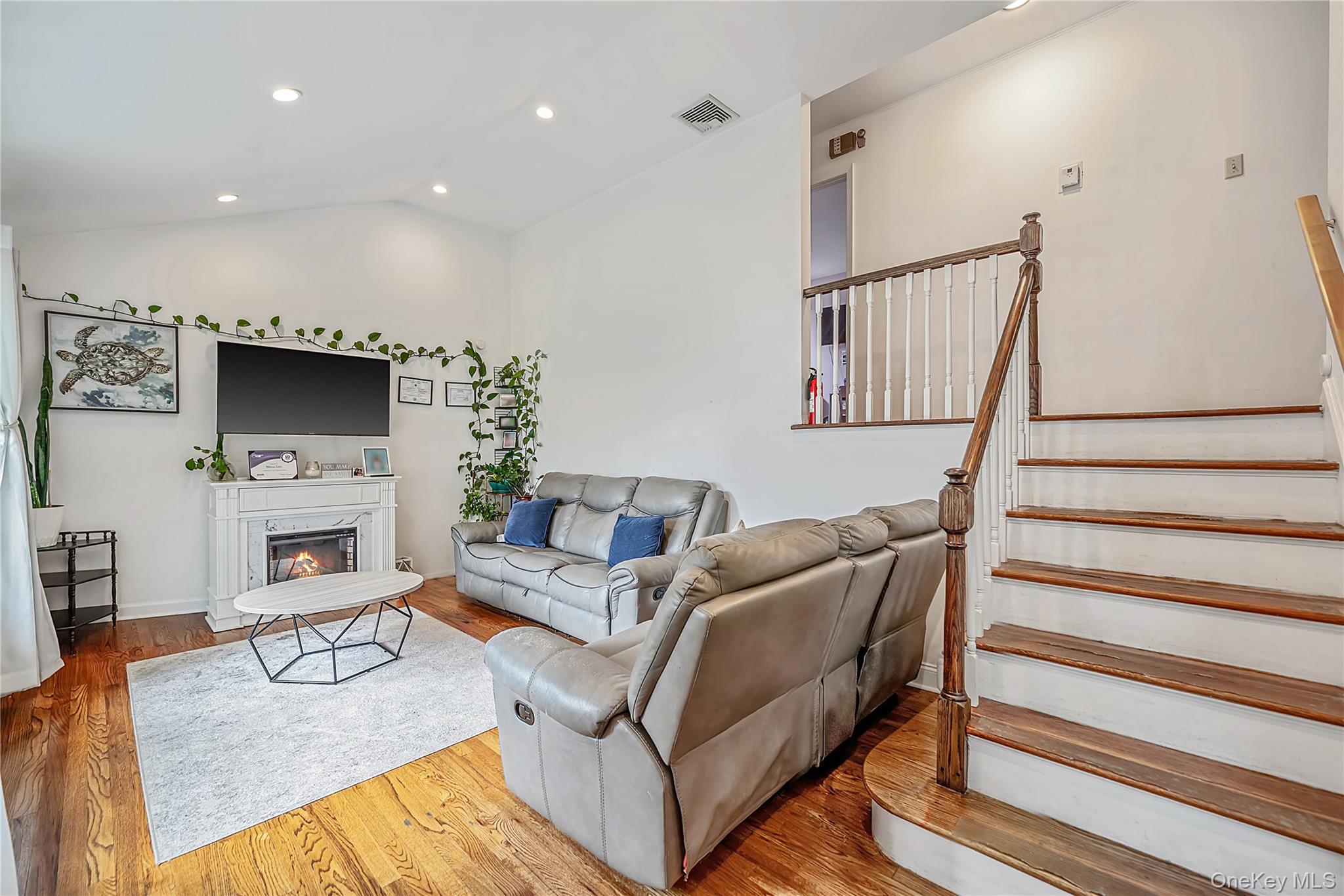 2275 Hynes Place – For Sale photo 8